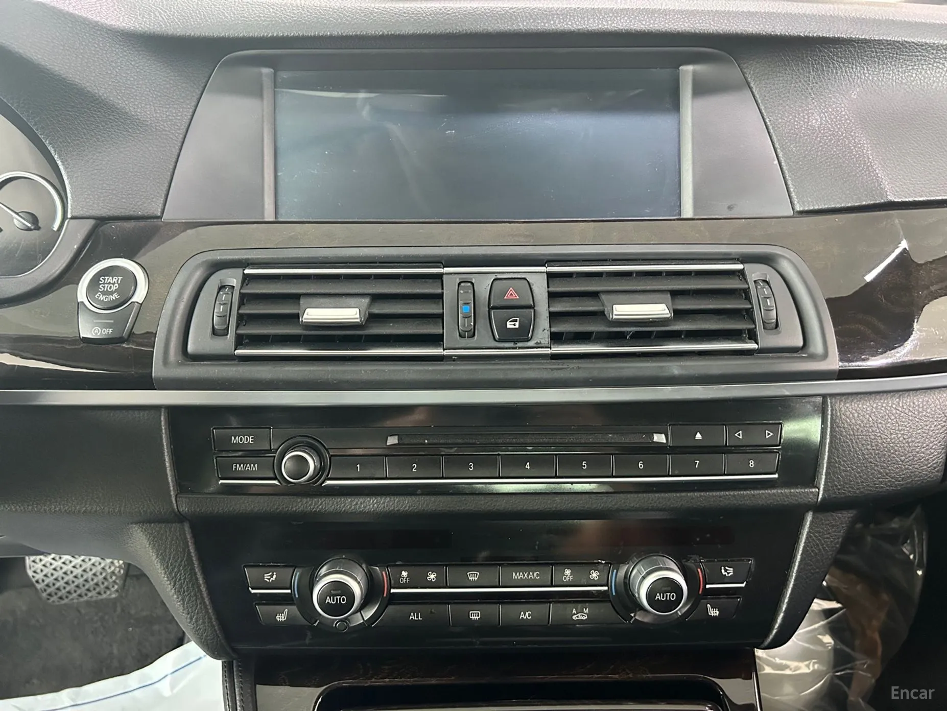 BMW 5 Series (F10) превью 8