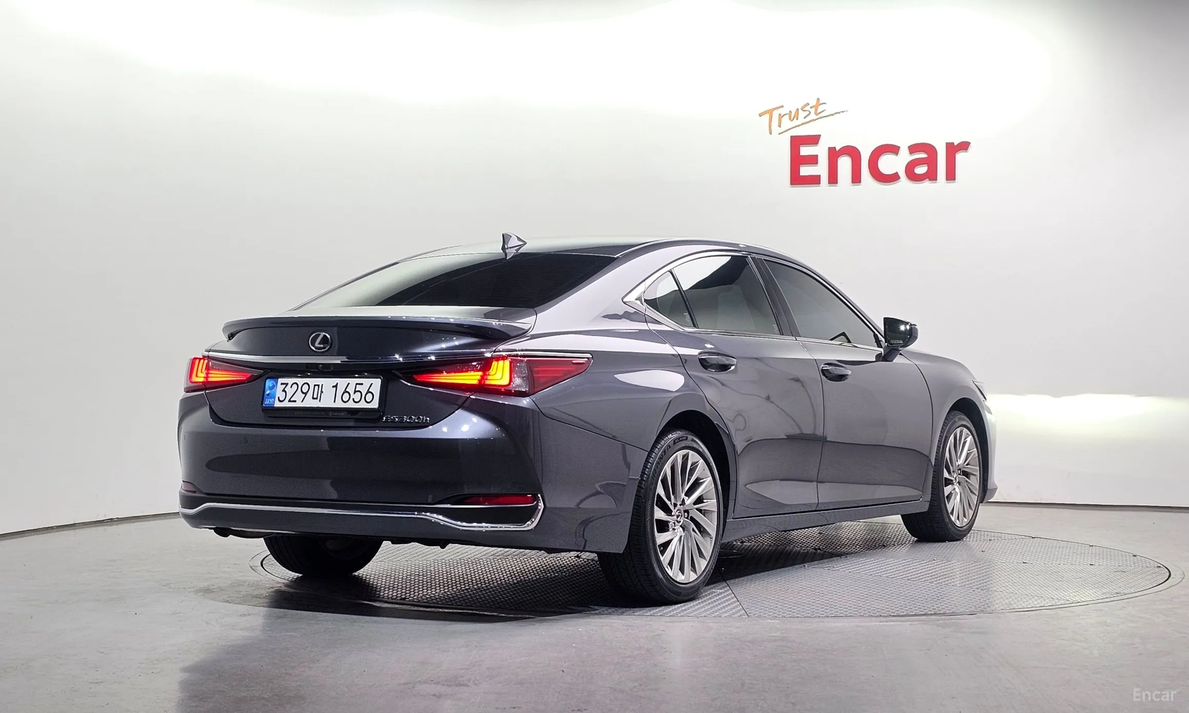 Lexus ES300h 7th Generation