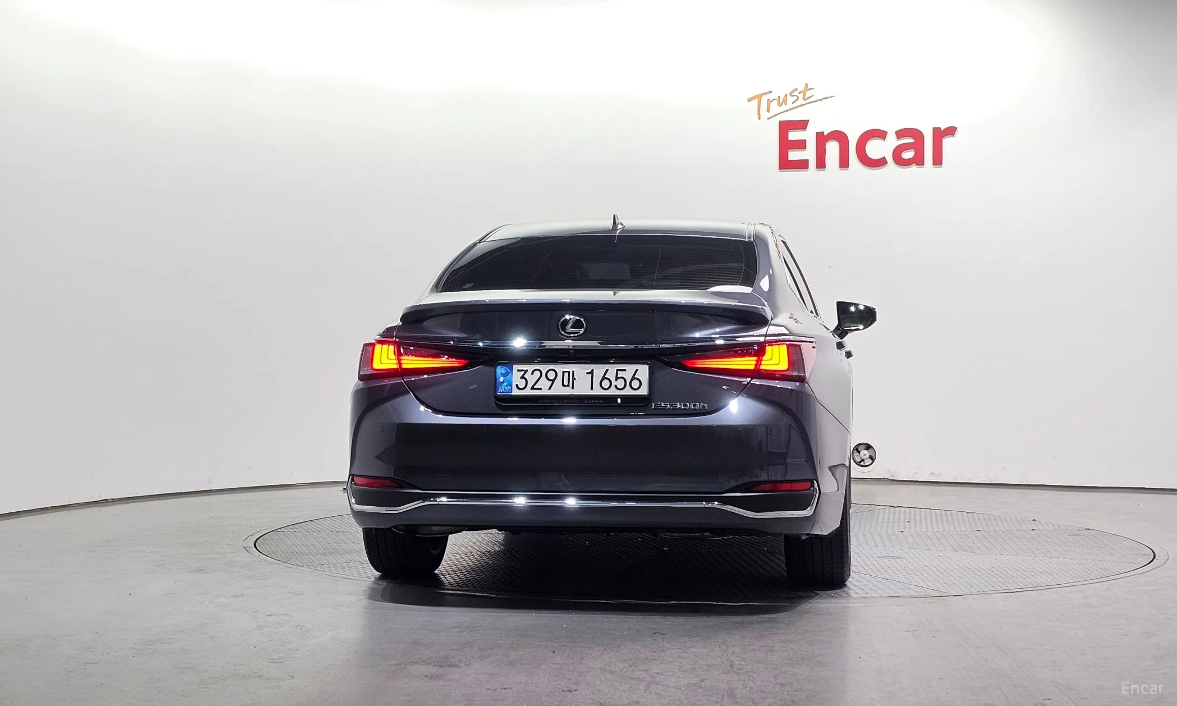 Lexus ES300h 7th Generation превью 4