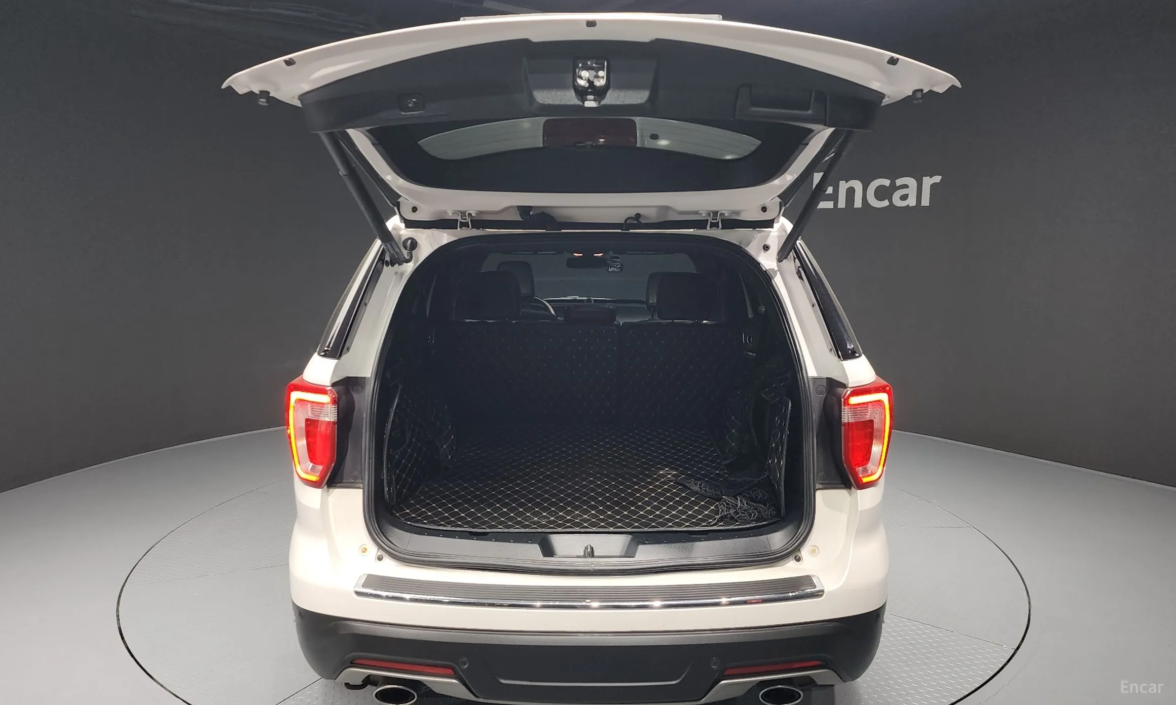 Ford Explorer превью 20