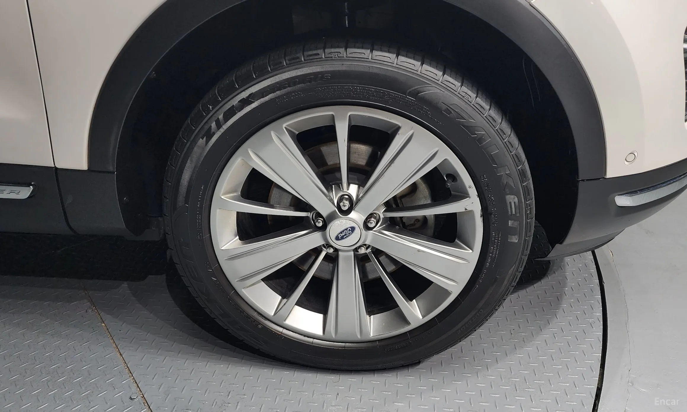 Ford Explorer превью 5