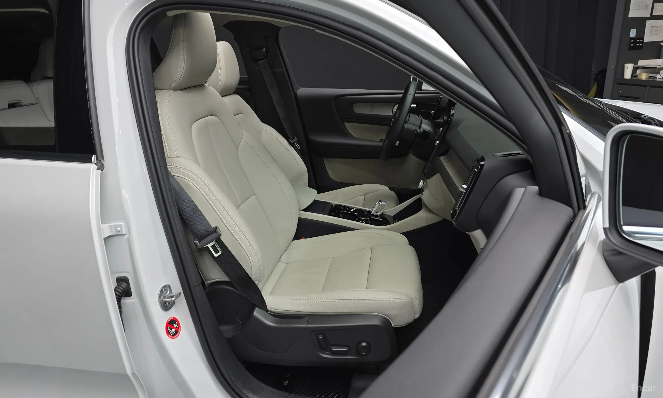 Volvo XC40 превью 12