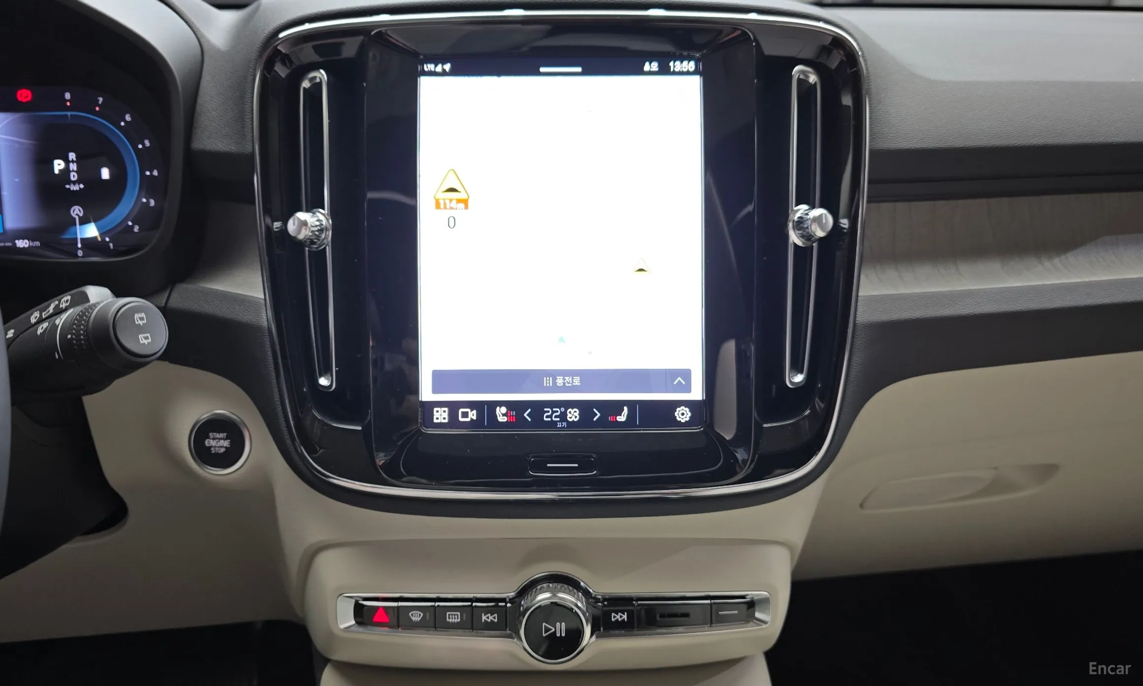 Volvo XC40 превью 17
