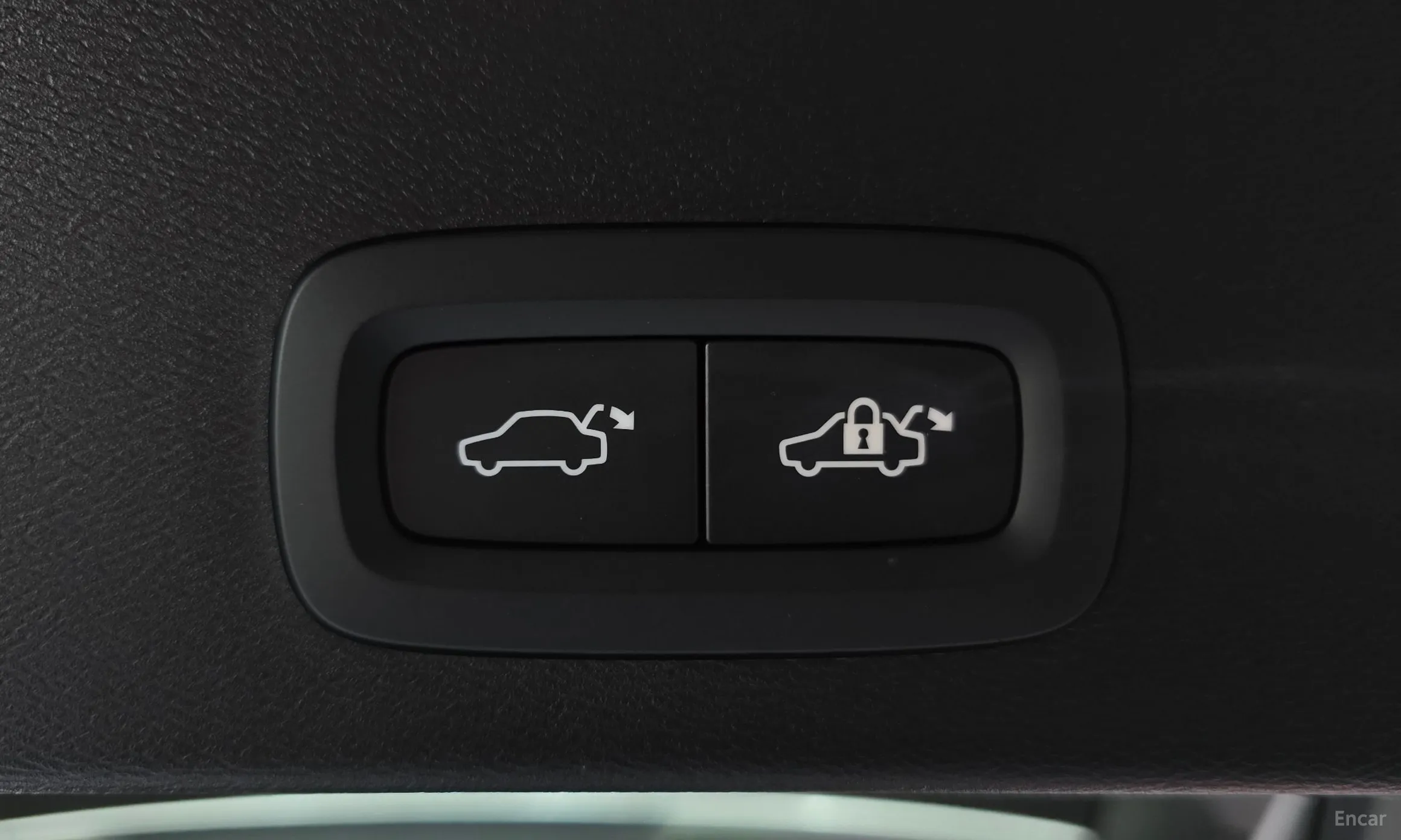 Volvo XC40 превью 19
