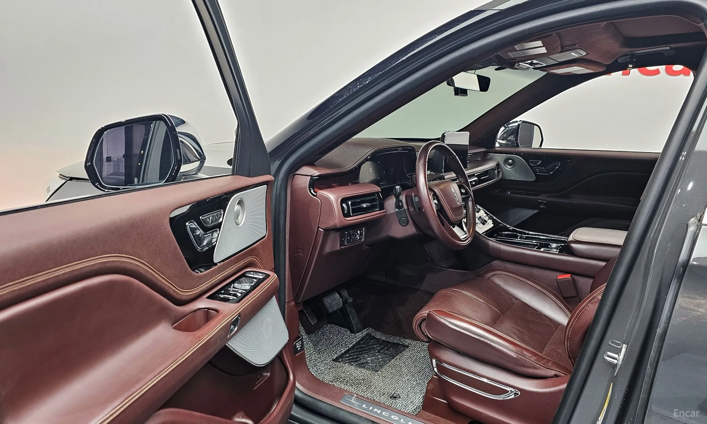 Lincoln Aviator 2nd Generation превью 11