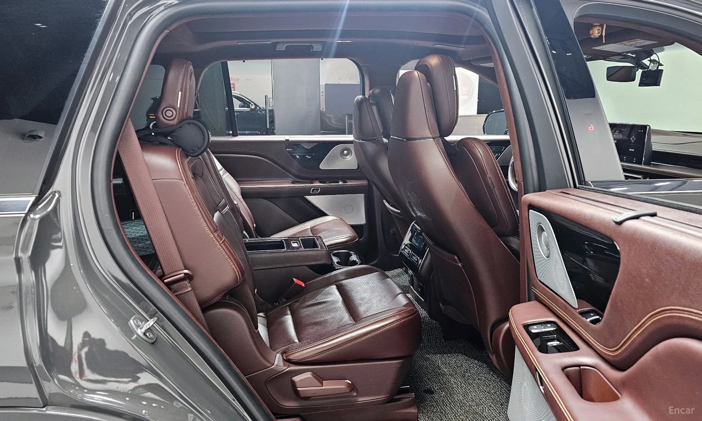 Lincoln Aviator 2nd Generation превью 12