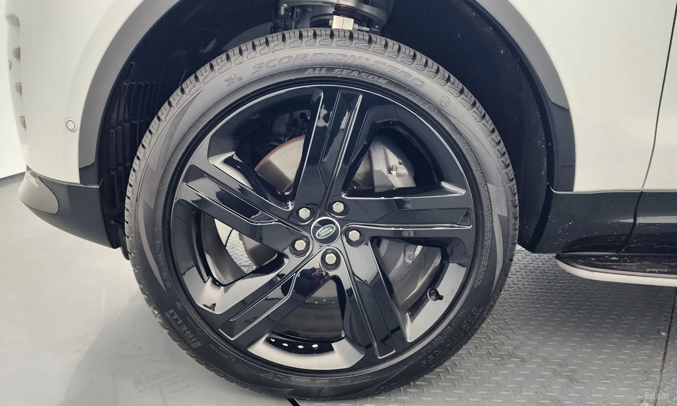 Land Rover Discovery 5 превью 5