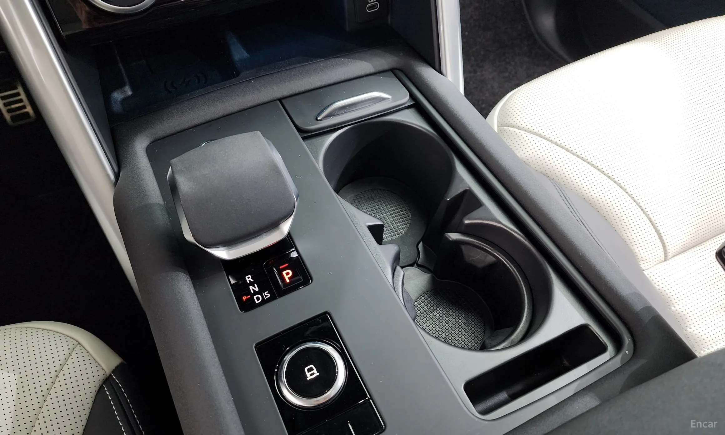 Land Rover Discovery 5 превью 9