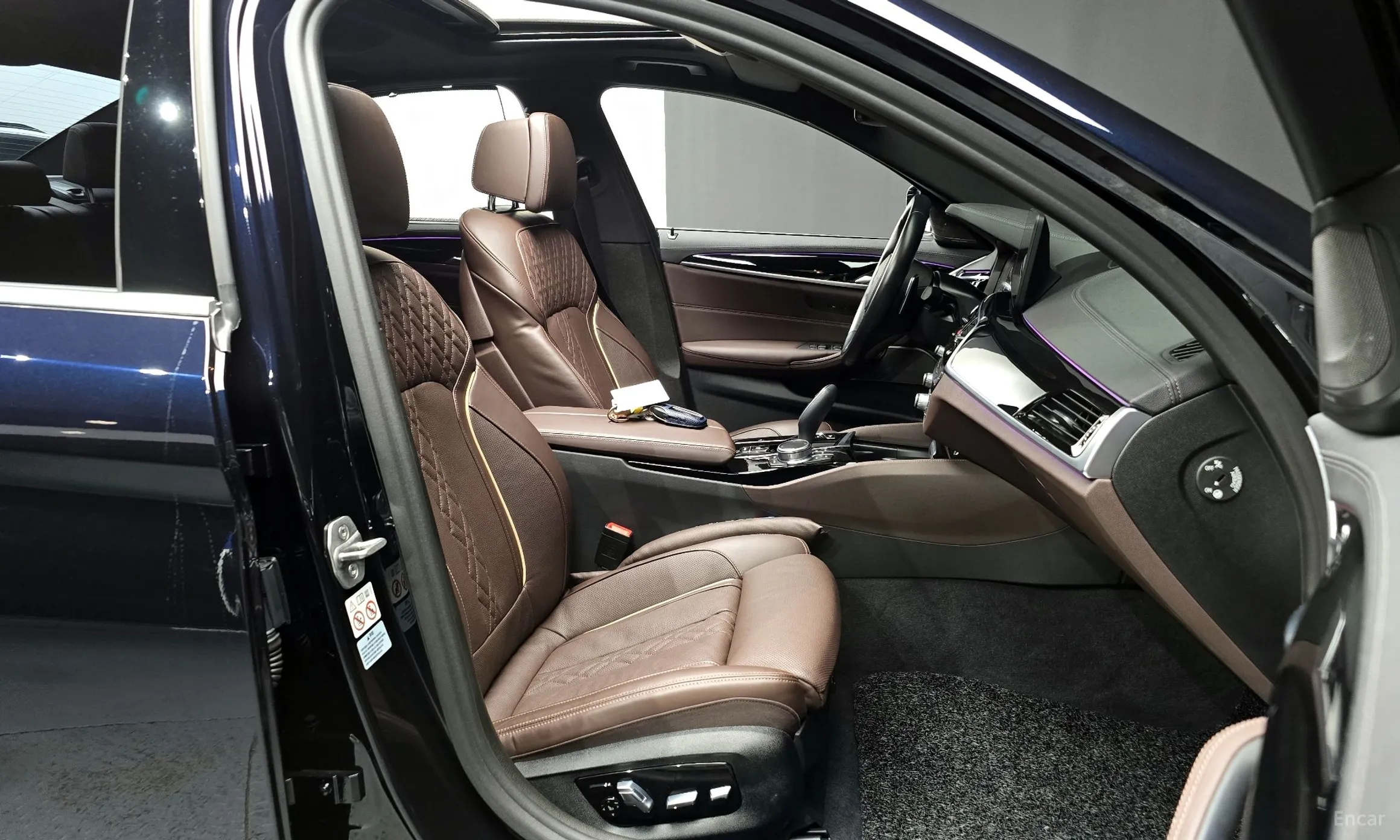 BMW 5 Series (G30) превью 10