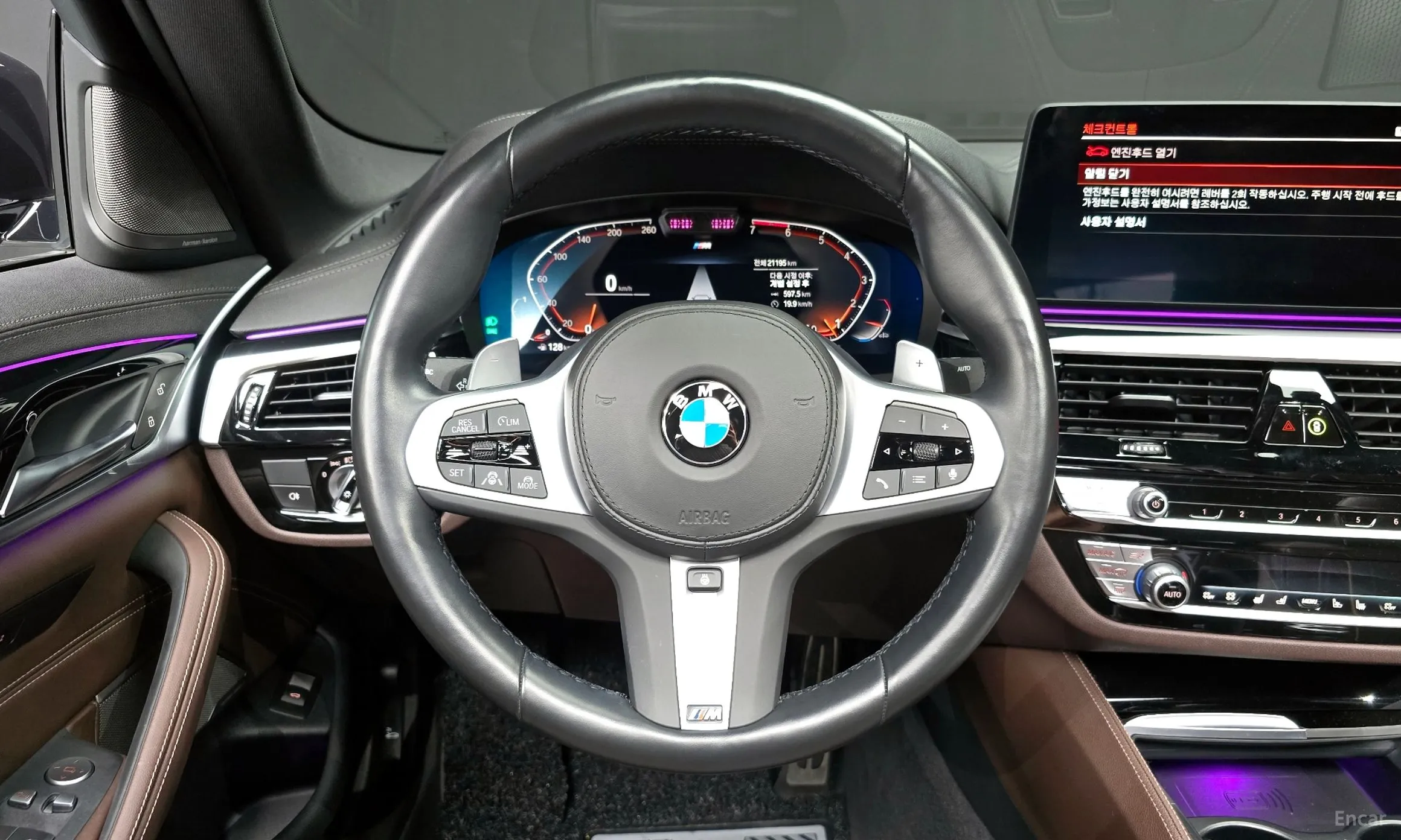 BMW 5 Series (G30) превью 13