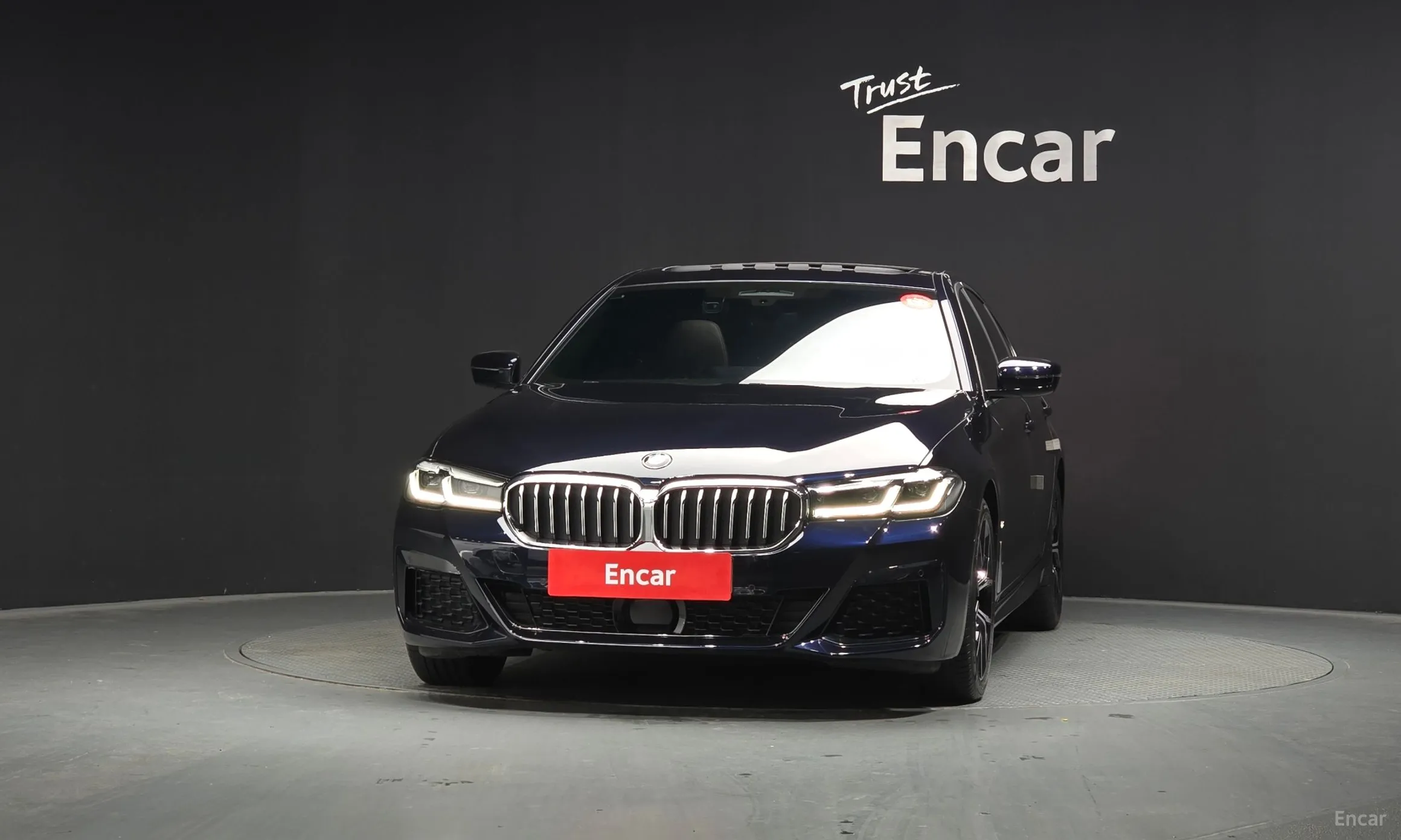 BMW 5 Series (G30) превью 3