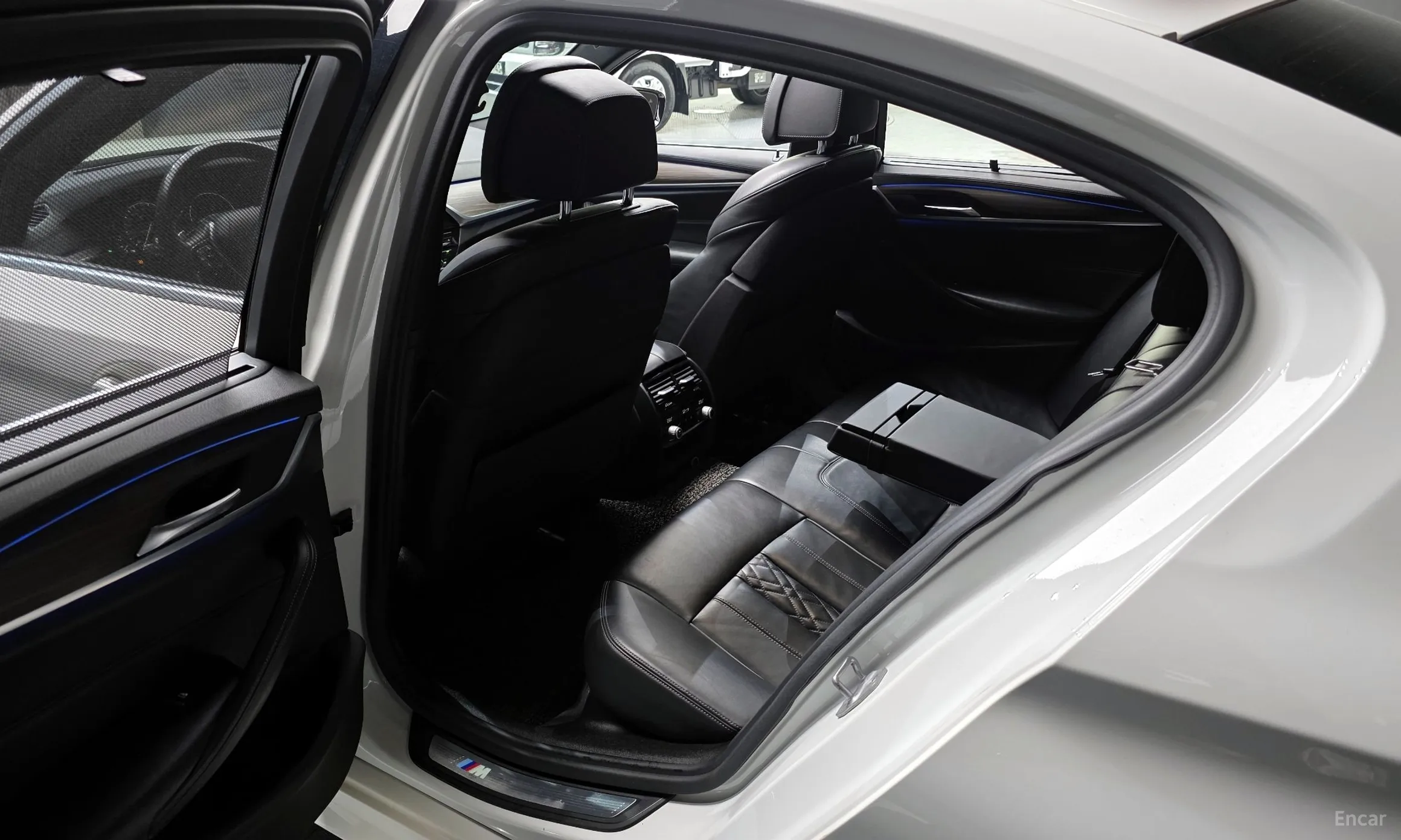 BMW 5 Series (G30) превью 11
