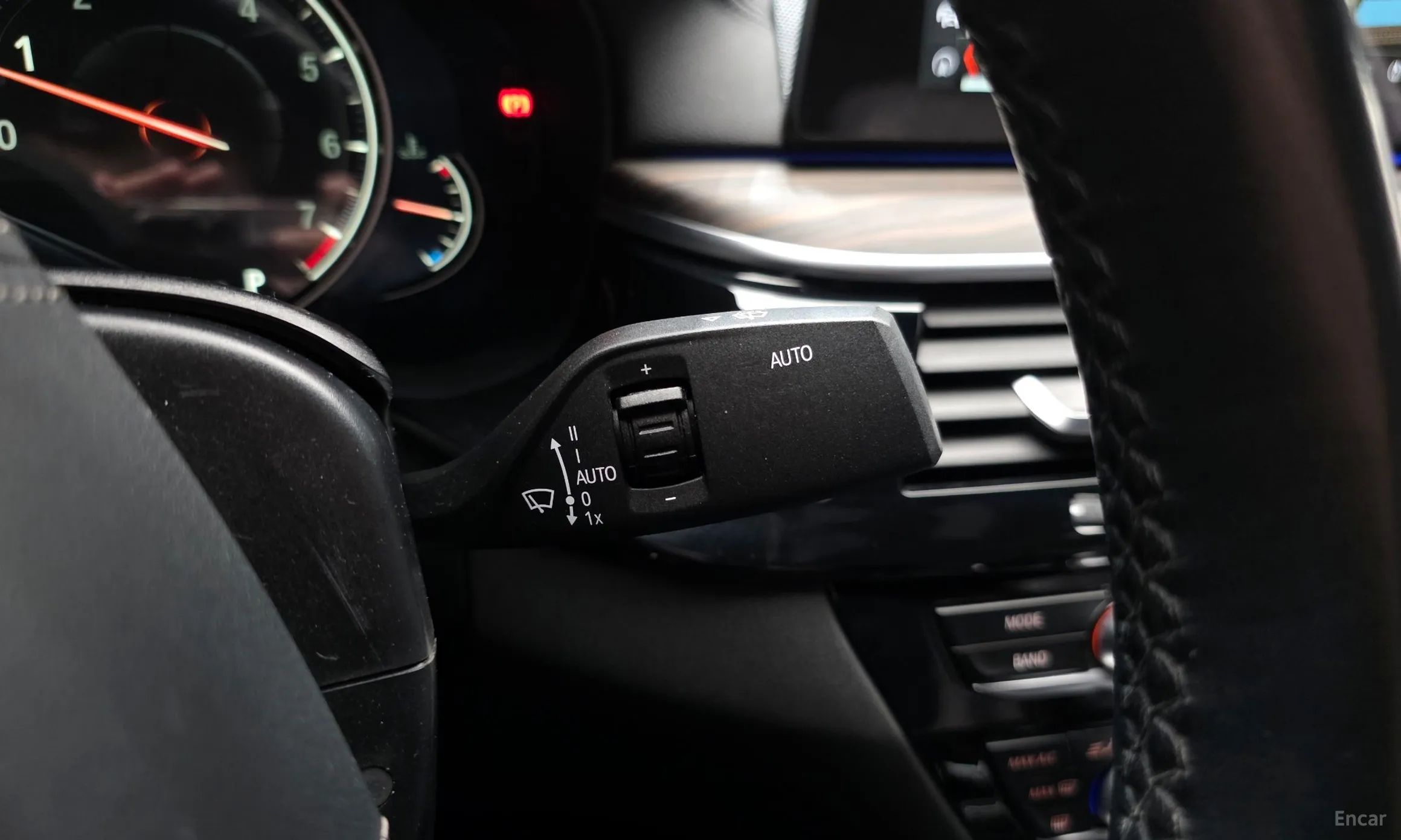 BMW 5 Series (G30) превью 15