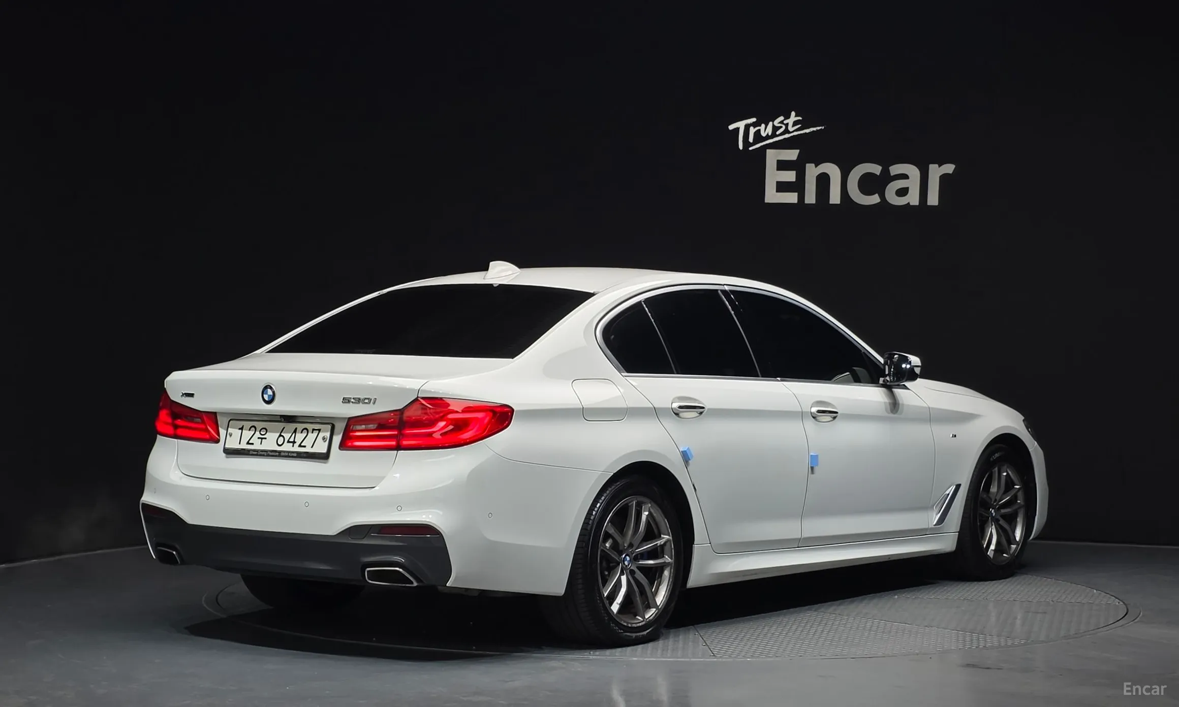 BMW 5 Series (G30) превью 2