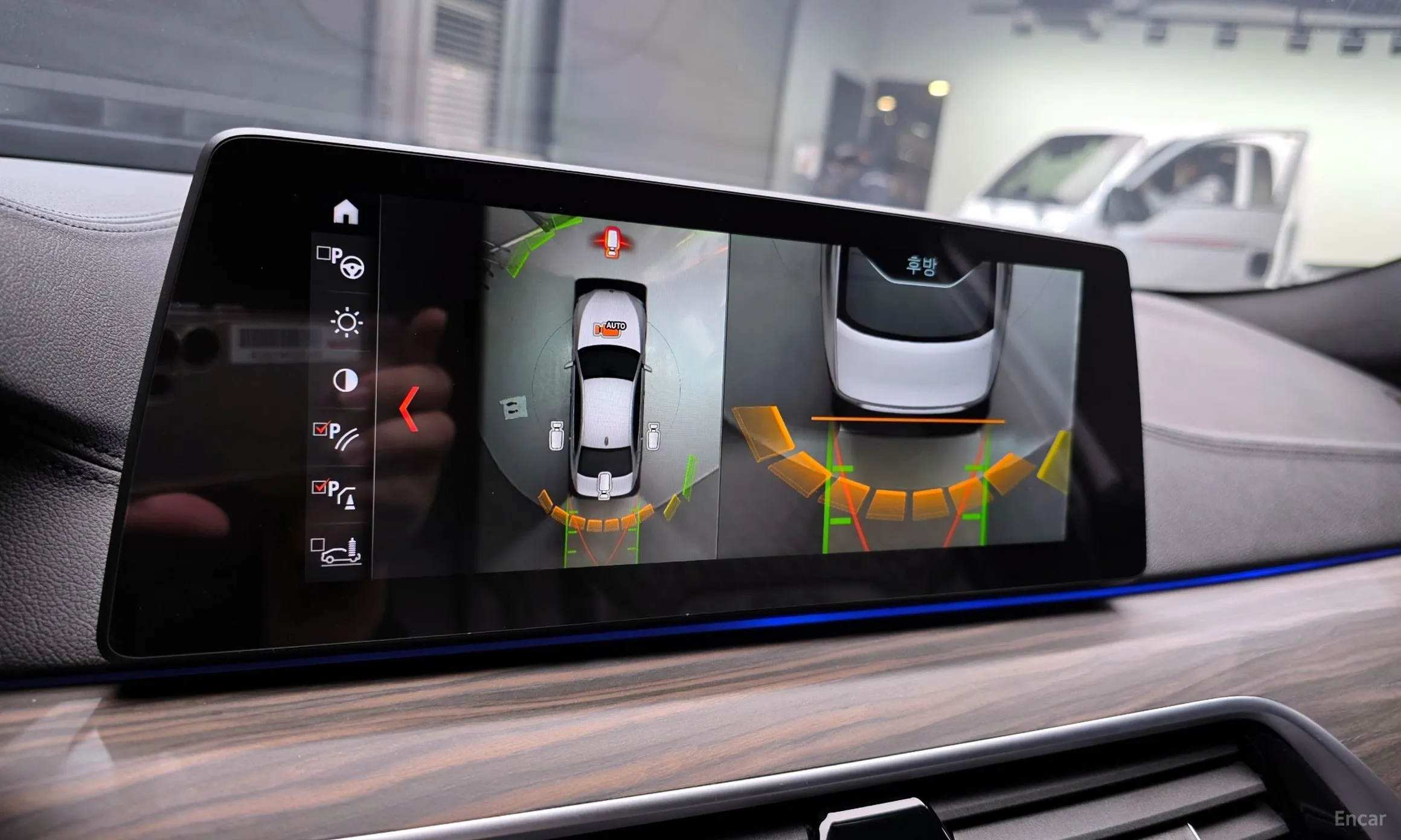 BMW 5 Series (G30) превью 17