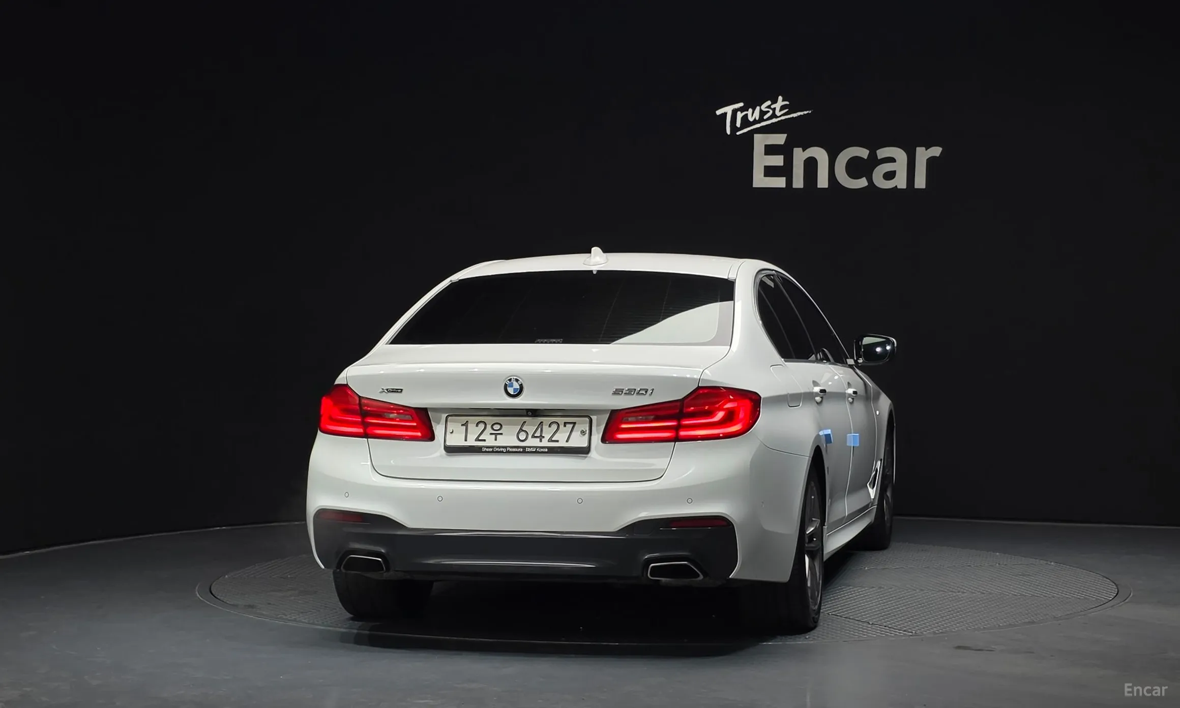 BMW 5 Series (G30) превью 4