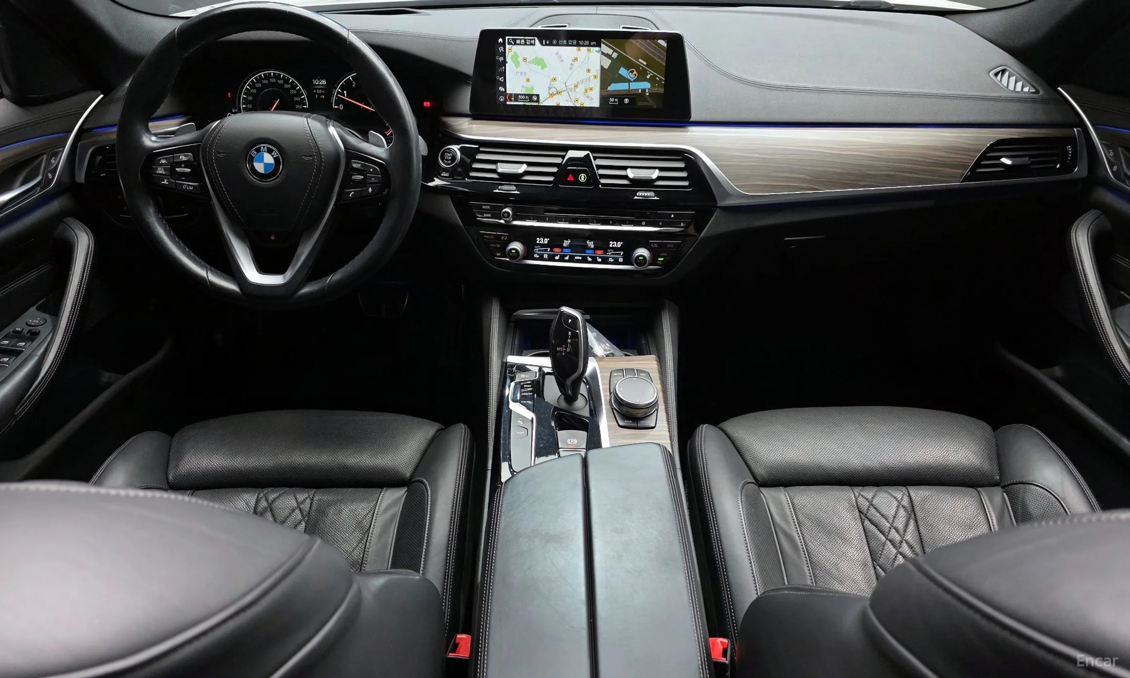 BMW 5 Series (G30) превью 7