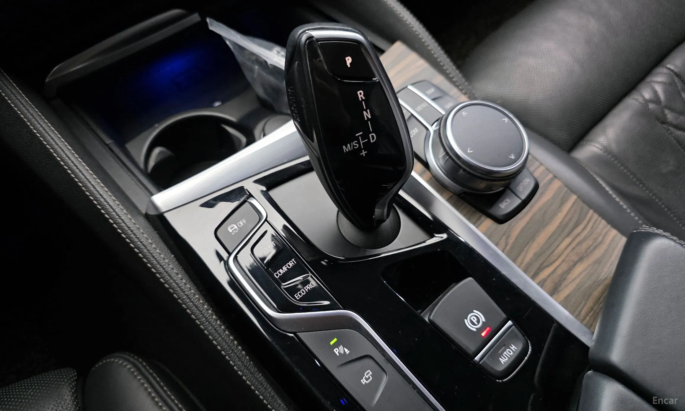 BMW 5 Series (G30) превью 9