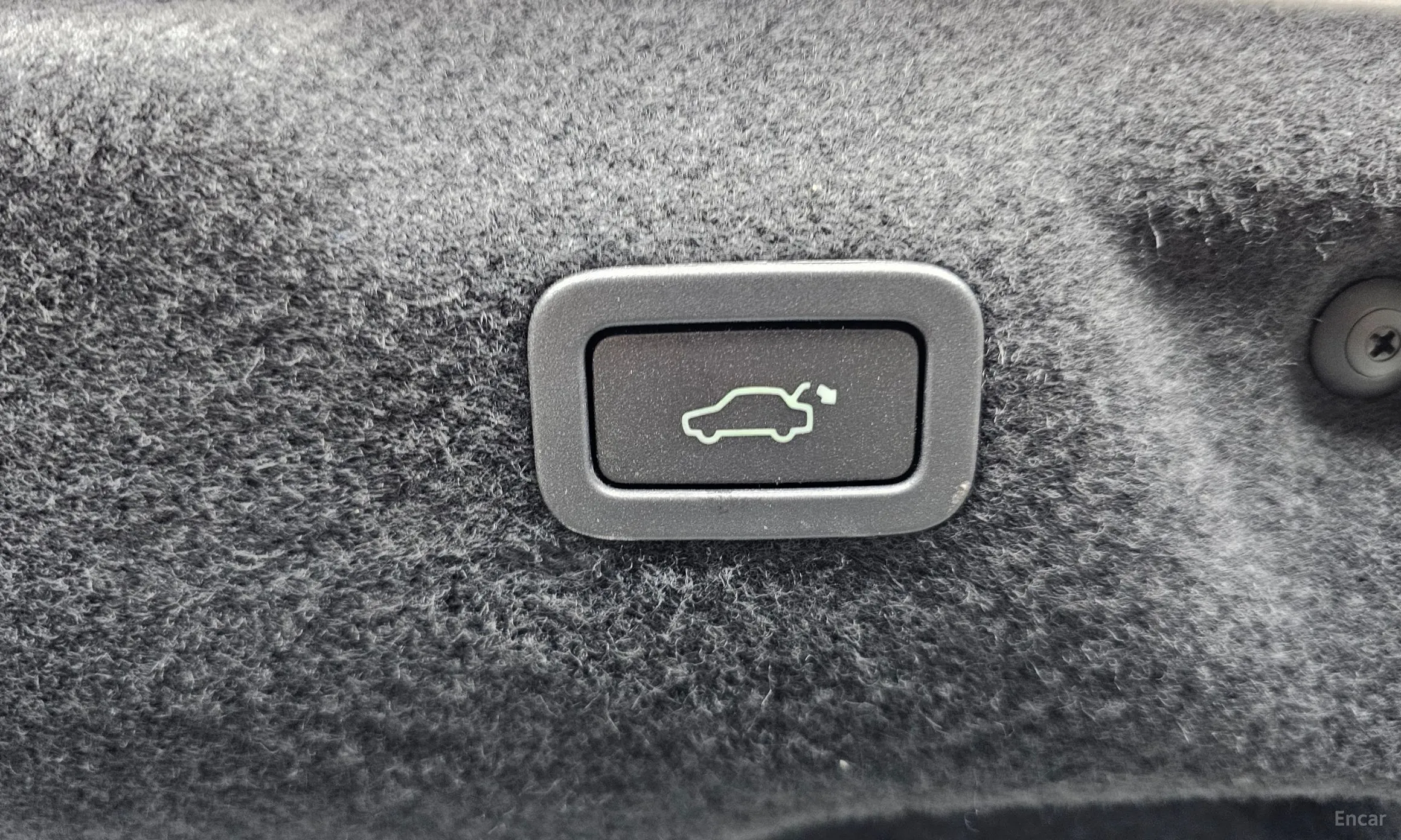 Jaguar XE превью 20