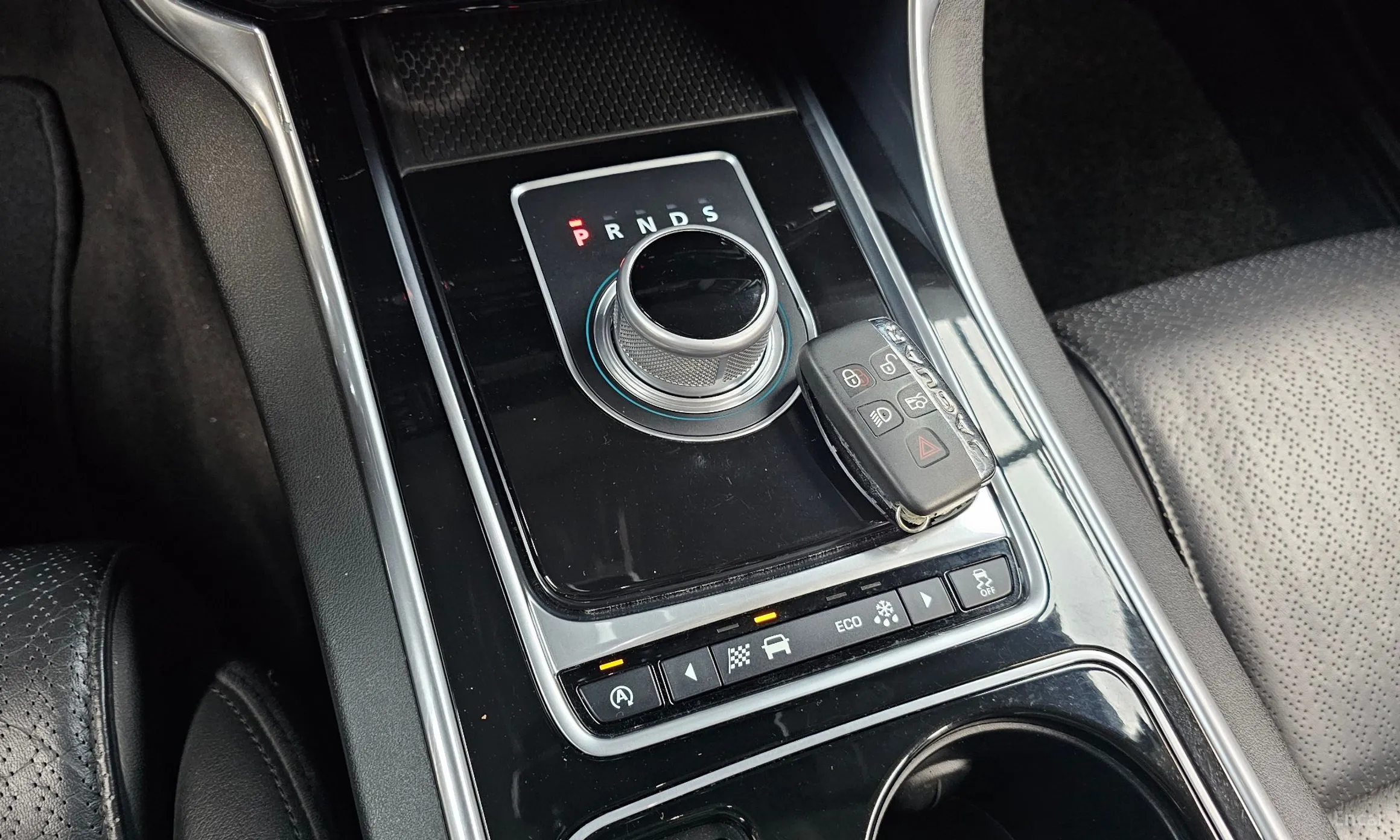 Jaguar XE превью 9