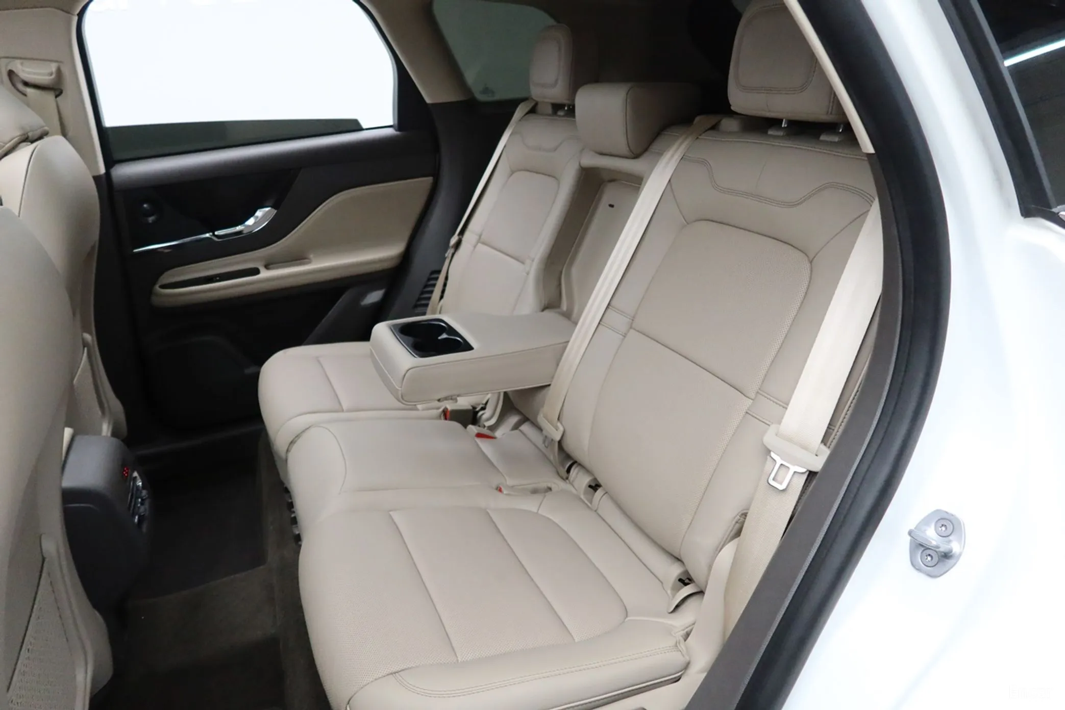 Lincoln Corsair превью 16