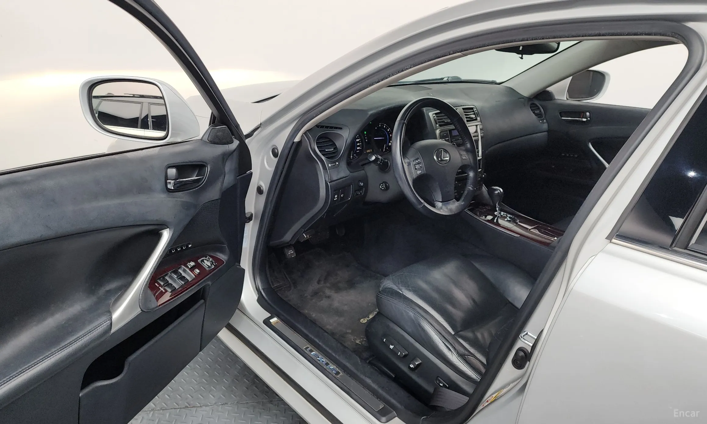 Lexus IS250 превью 10