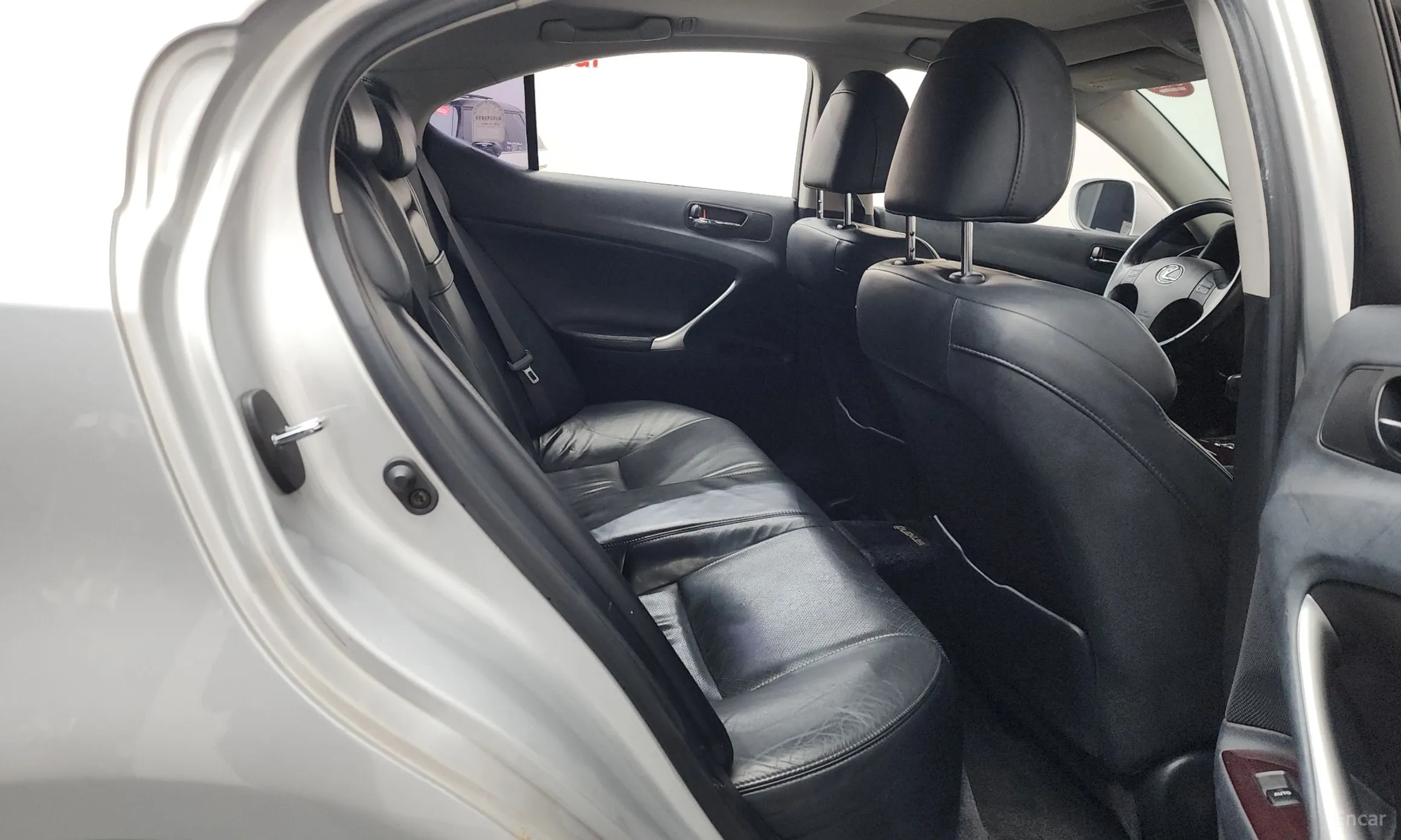 Lexus IS250 превью 12