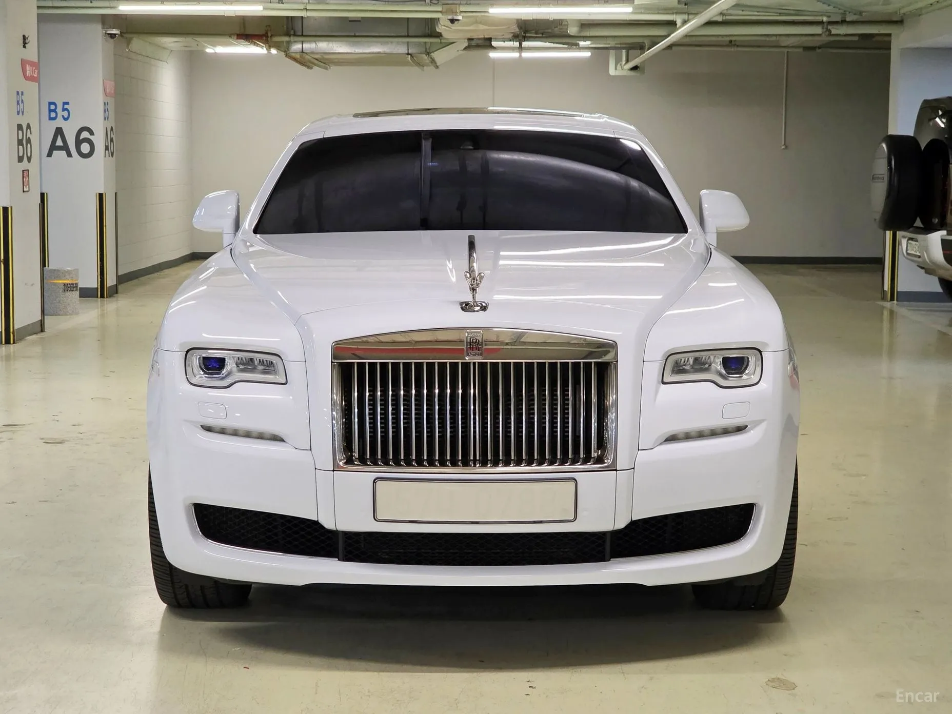 Rolls-Royce Ghost превью 3
