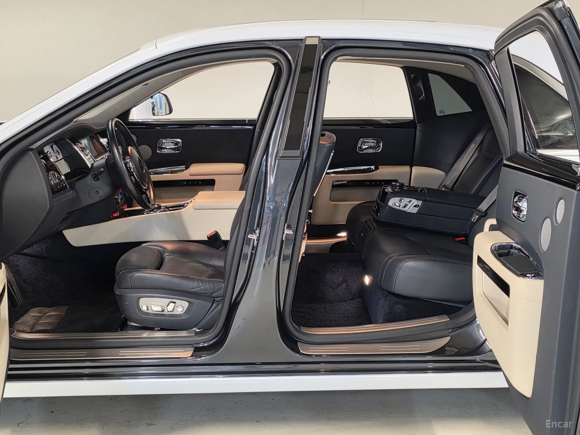 Rolls-Royce Ghost превью 7