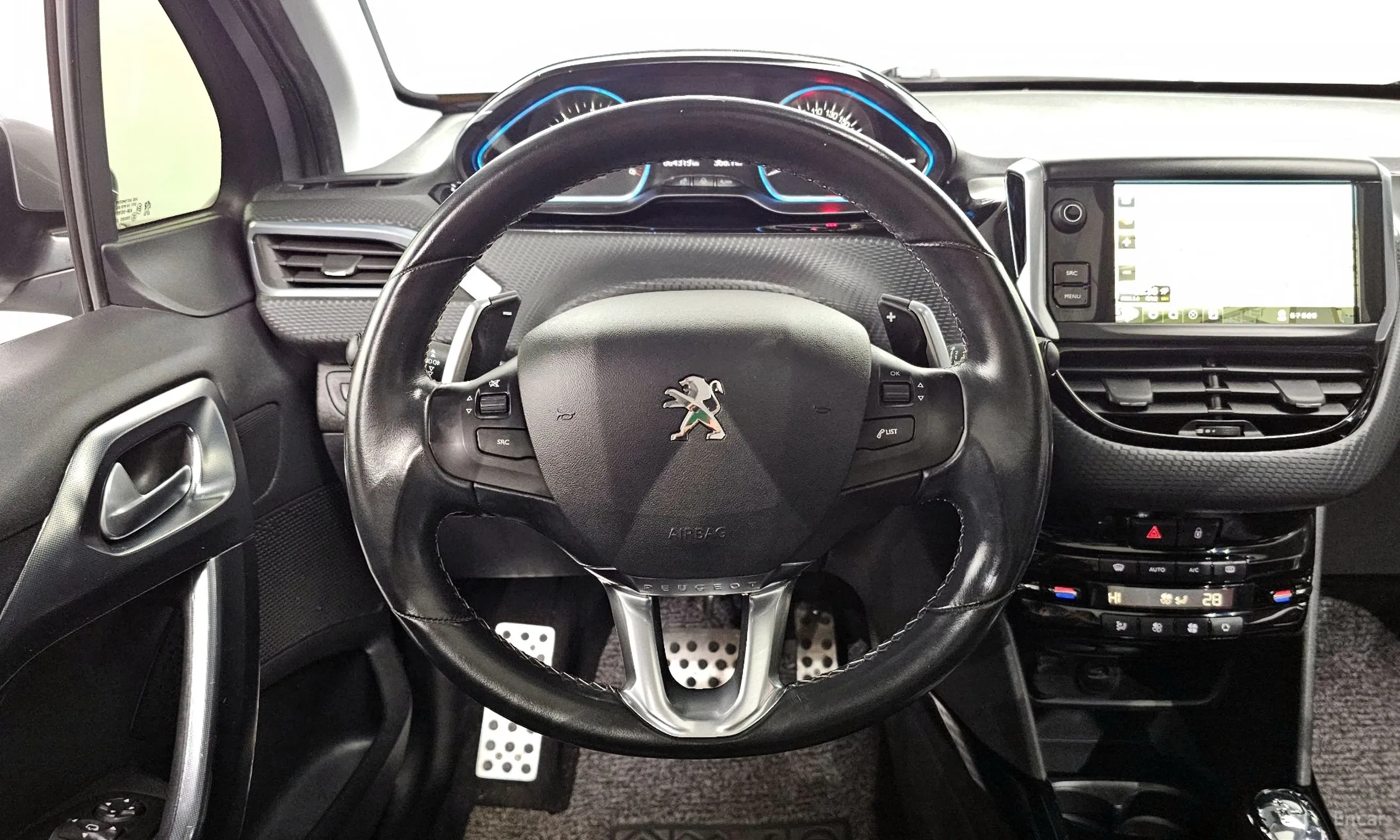 Peugeot 2008. превью 13