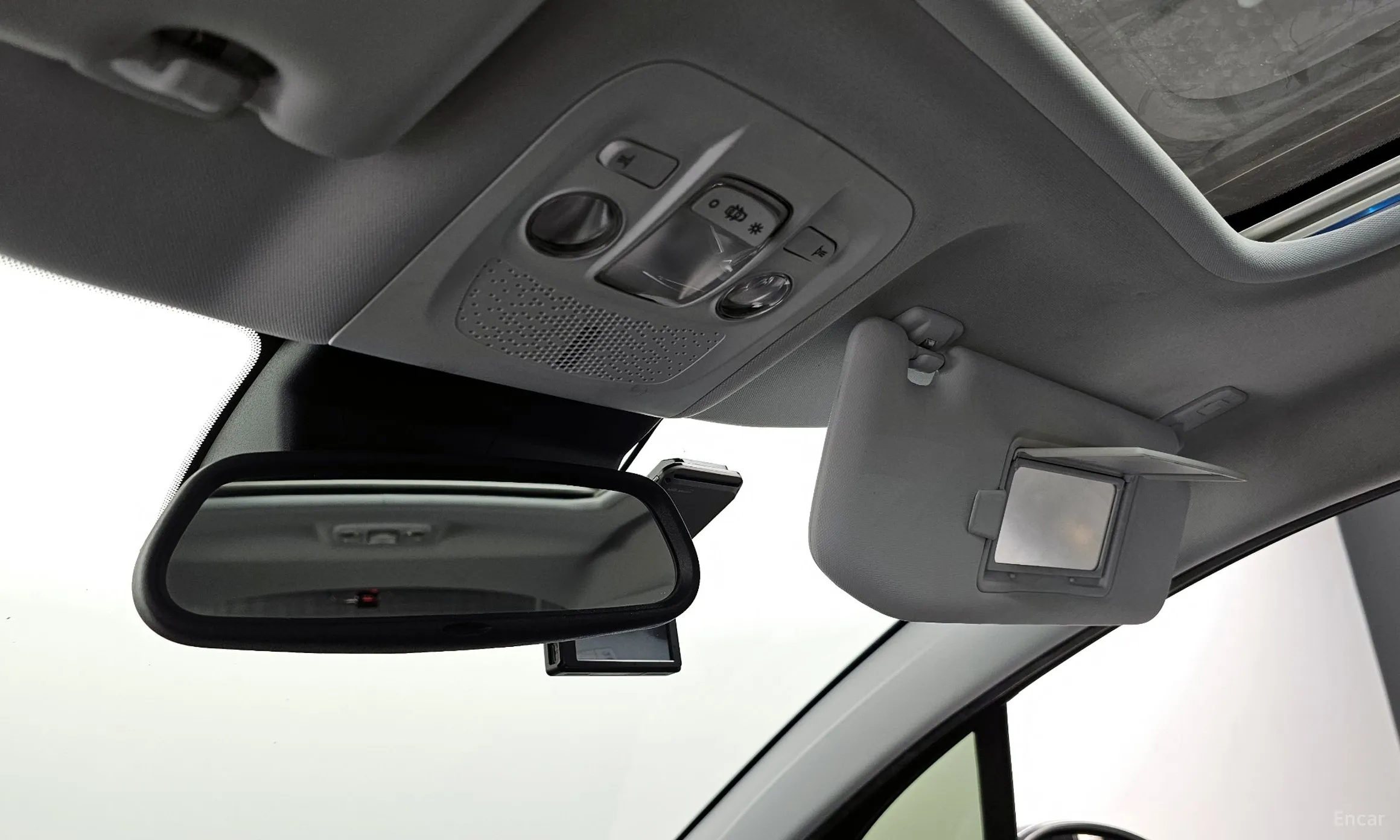 Peugeot 2008. превью 20