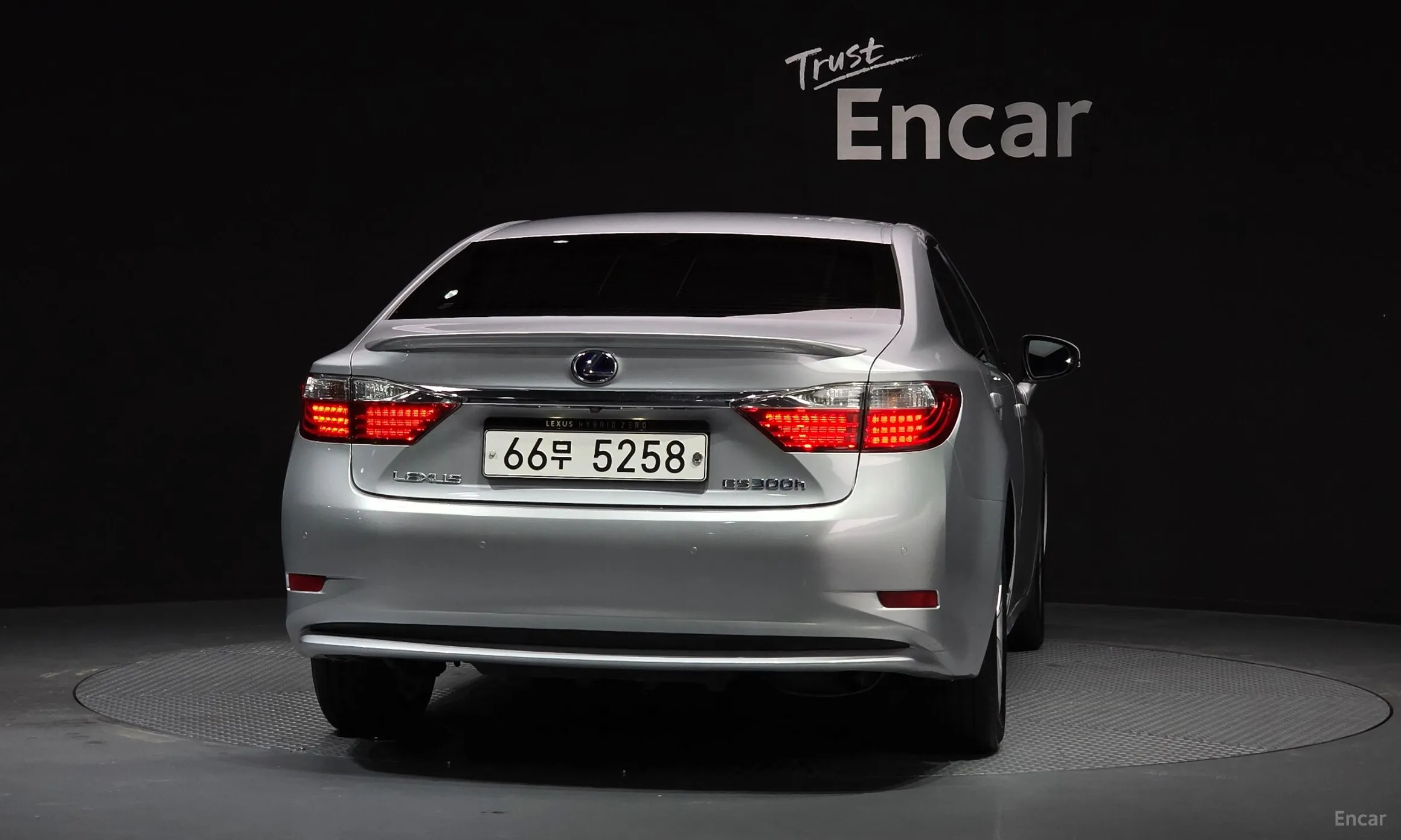 Lexus New ES300h превью 4