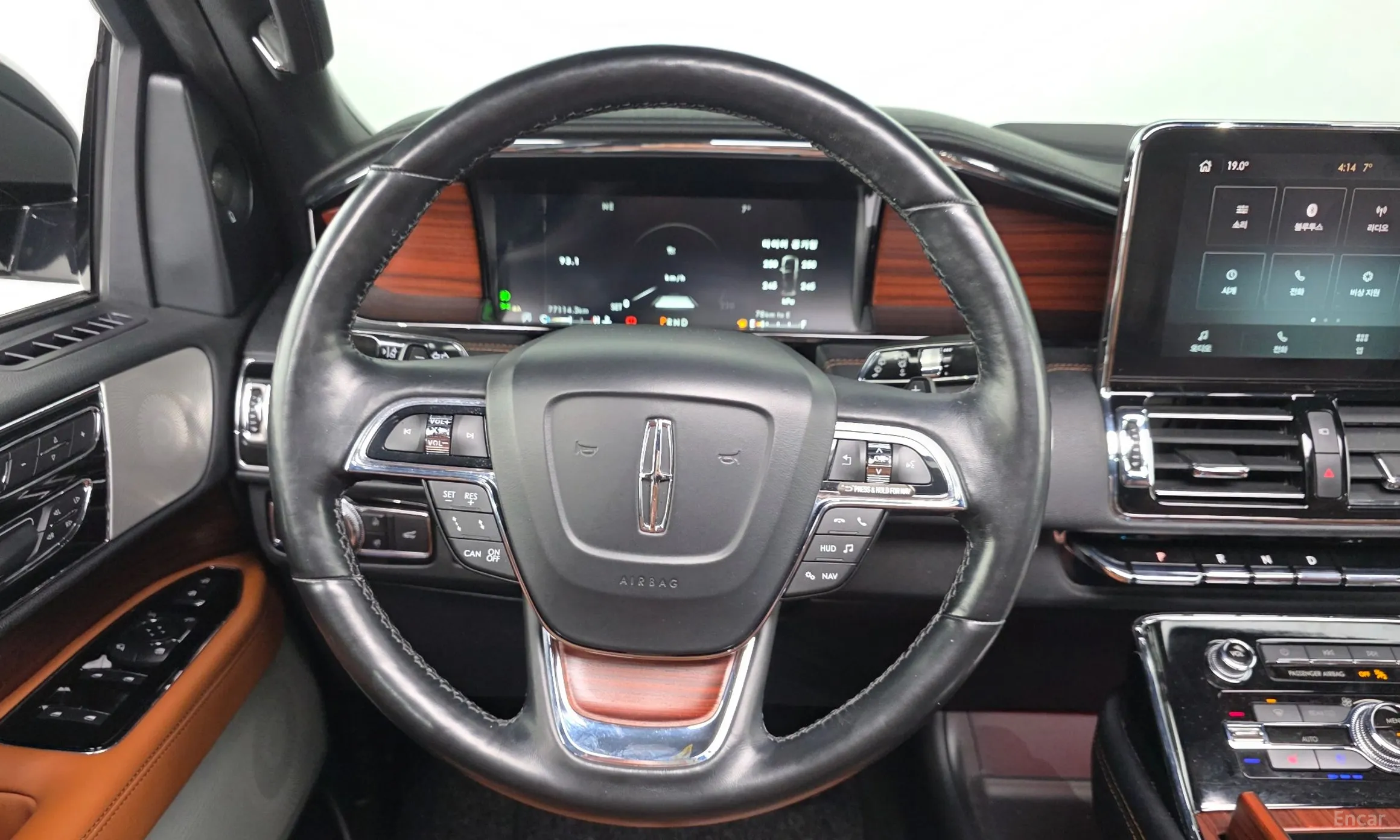 Lincoln Navigator 4th generation превью 14