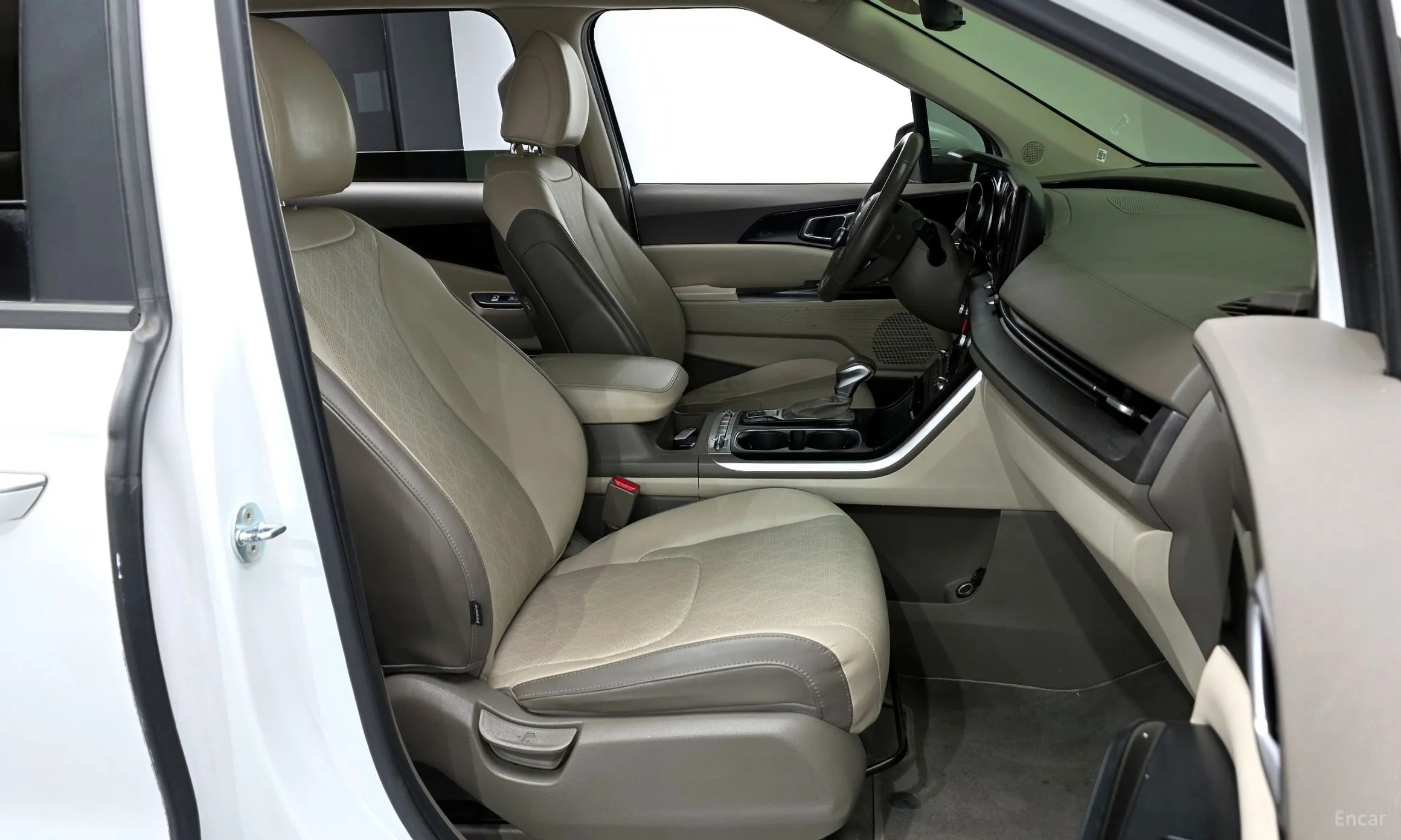 Kia Carnival Gen 4 превью 11