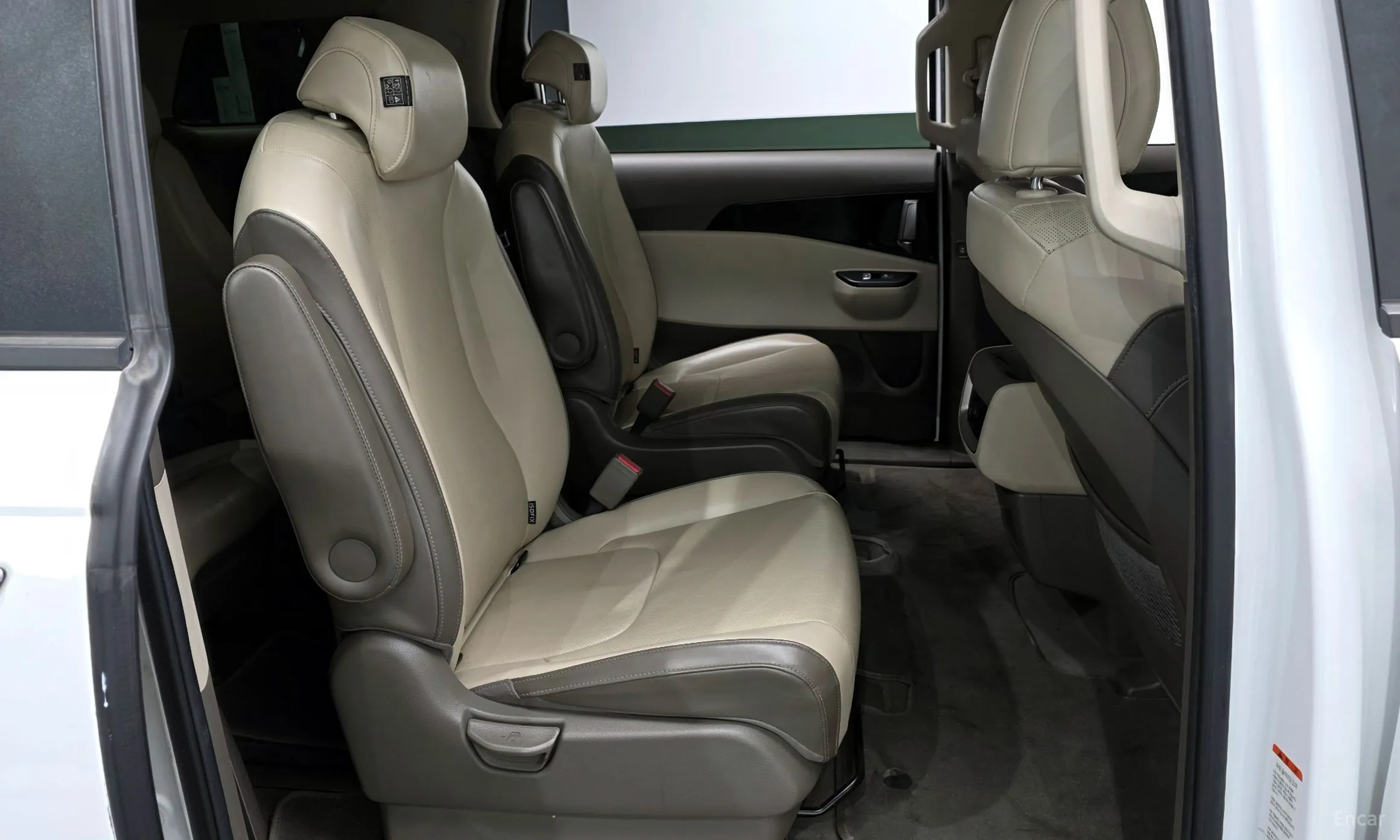 Kia Carnival Gen 4 превью 12