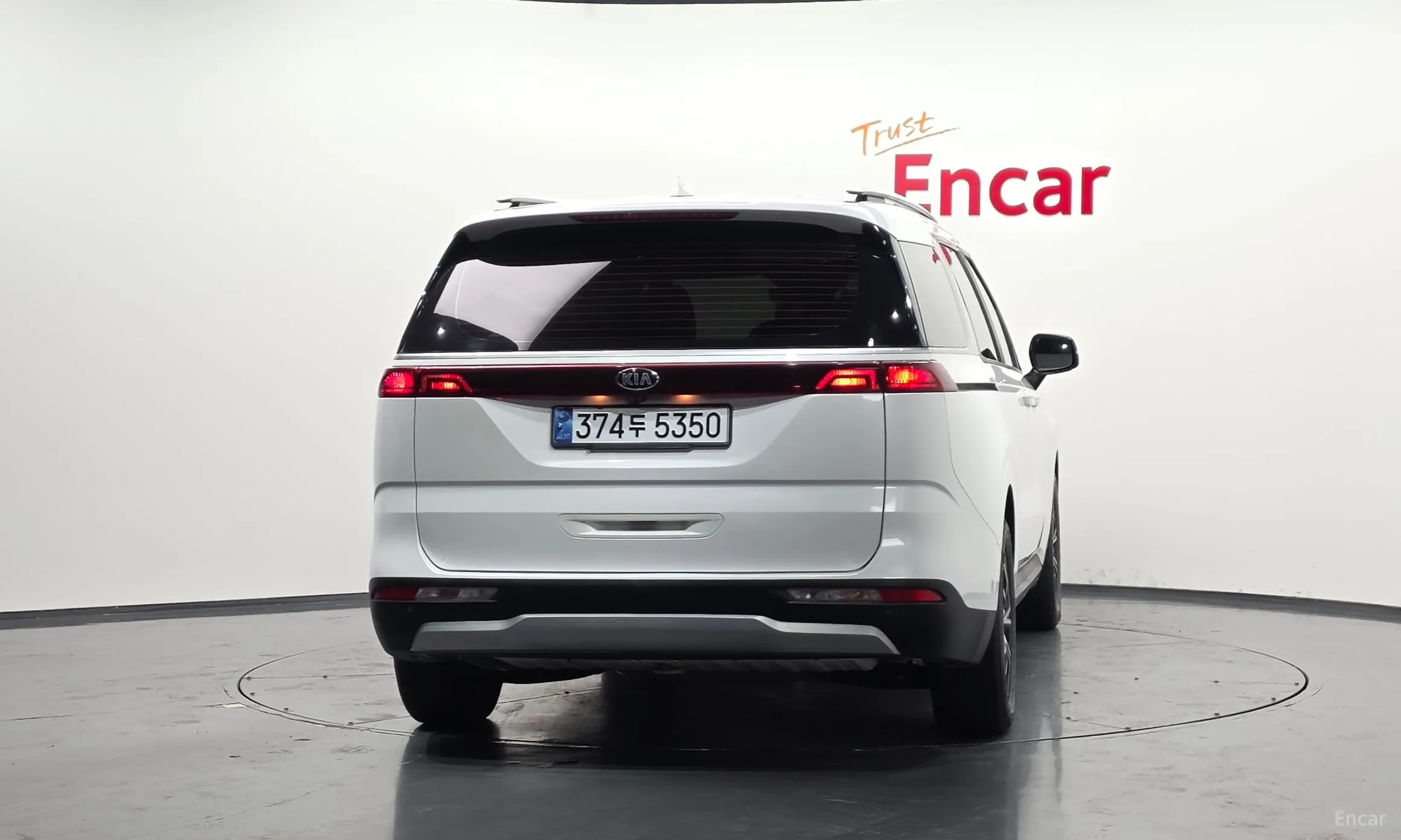Kia Carnival Gen 4 превью 4