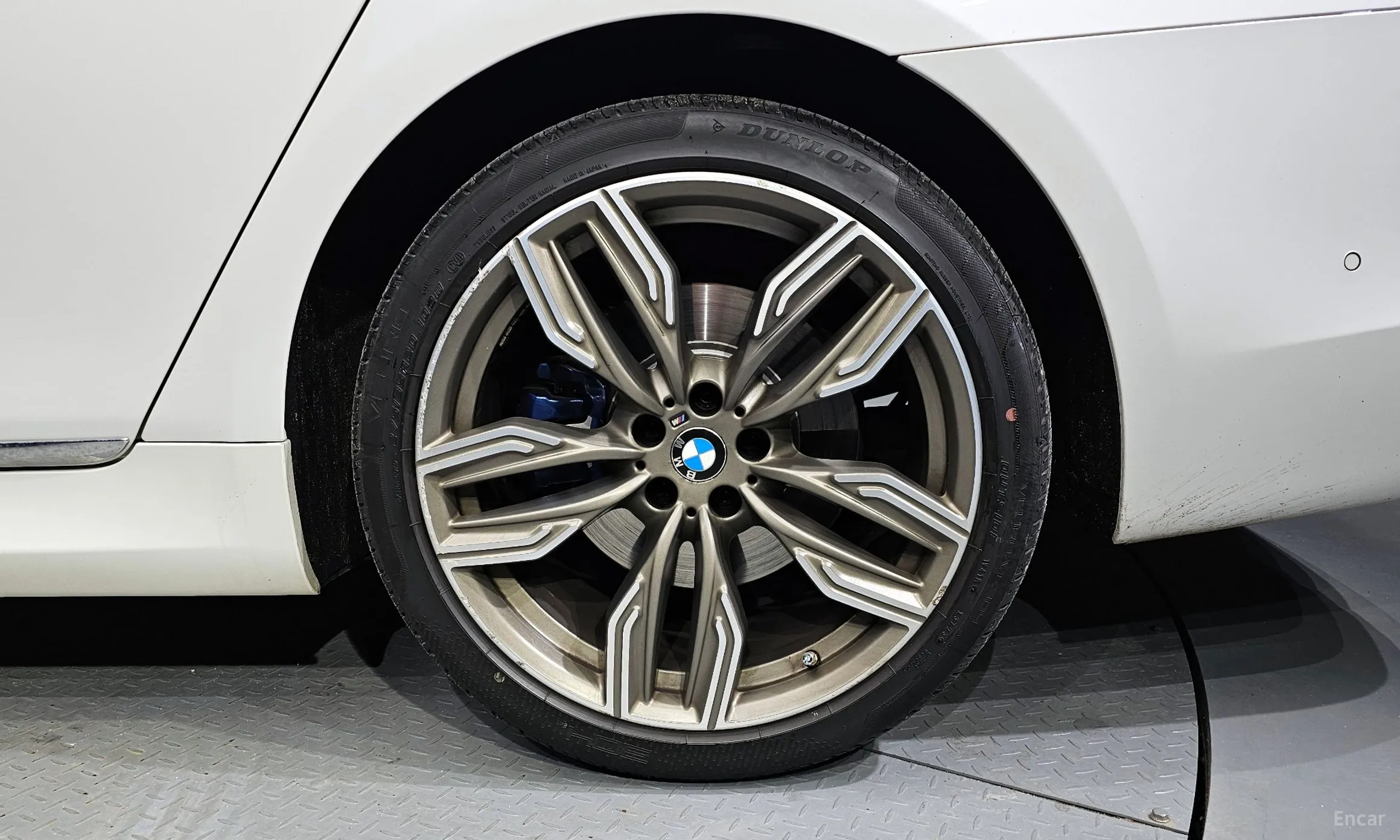 BMW 7 Series (G11) превью 5