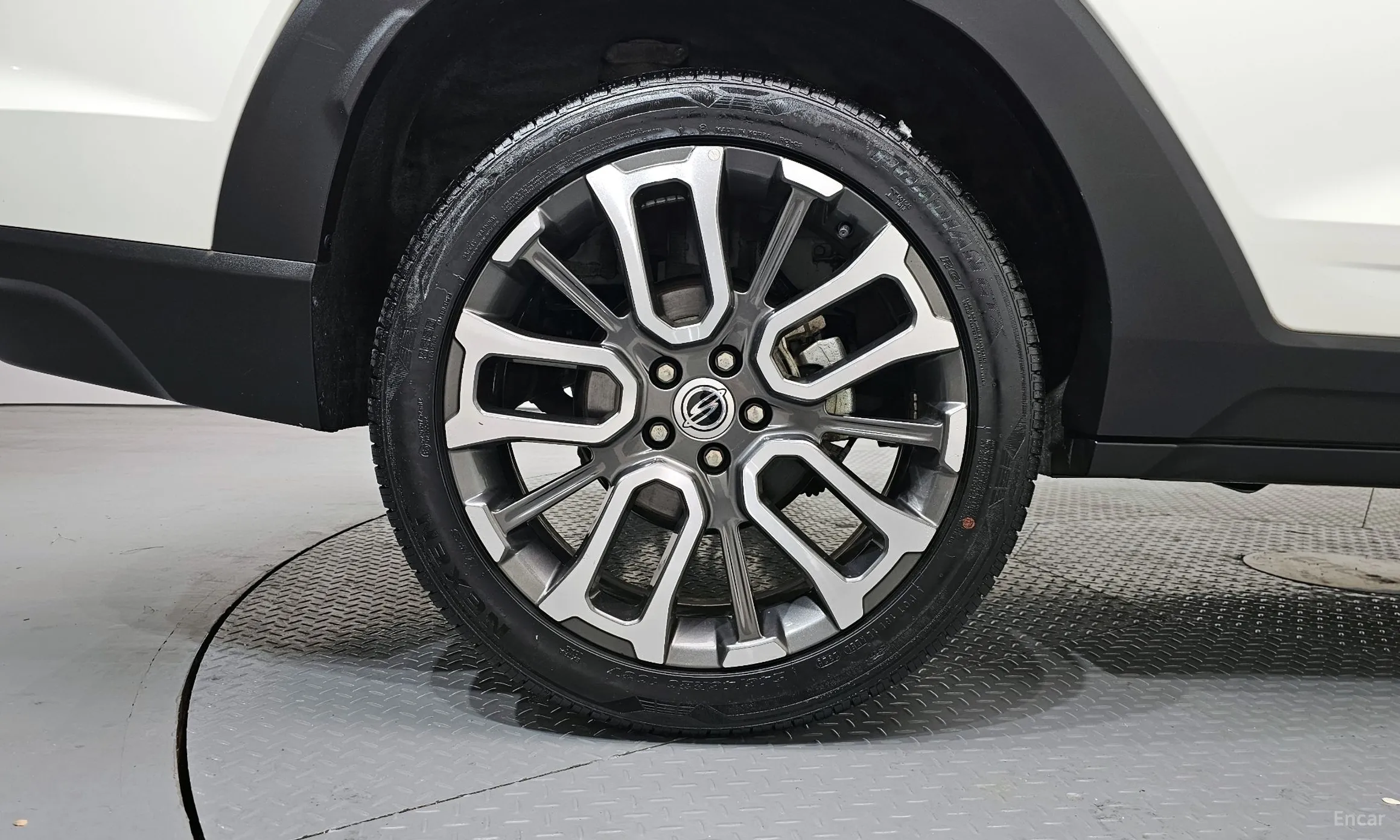 KG Mobility (SsangYong) Torres превью 5