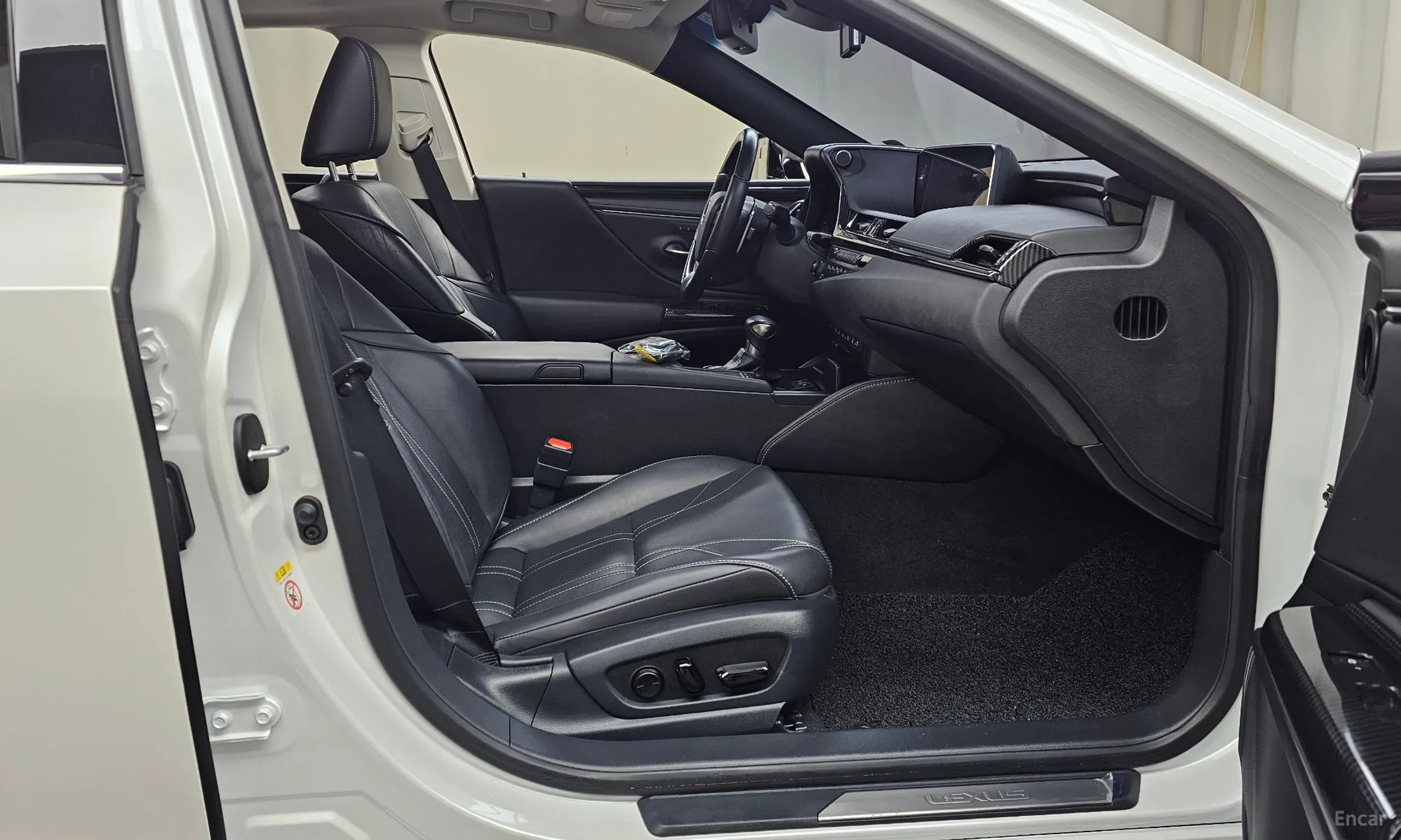 Lexus ES300h 7th Generation превью 11