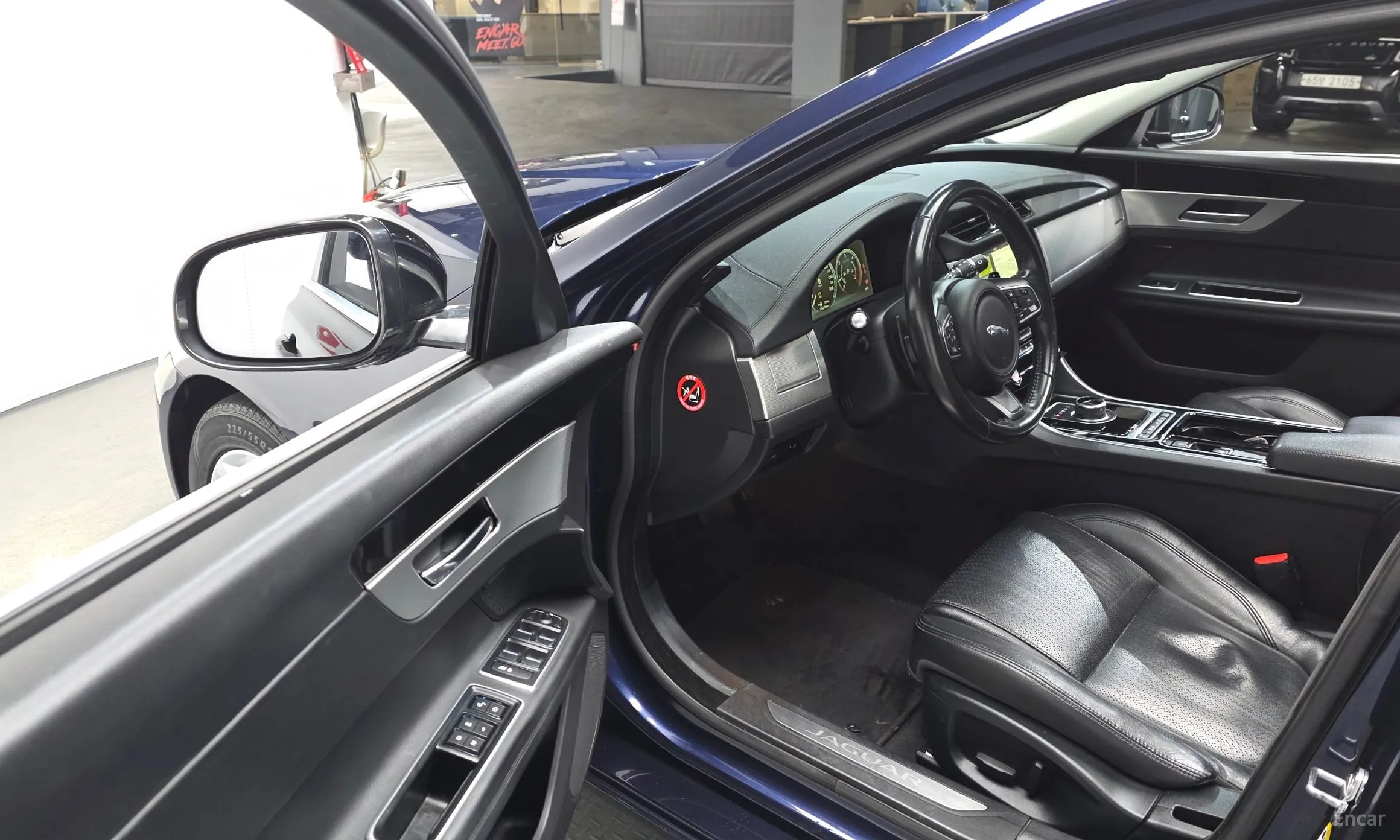 Jaguar XF (x260) превью 11
