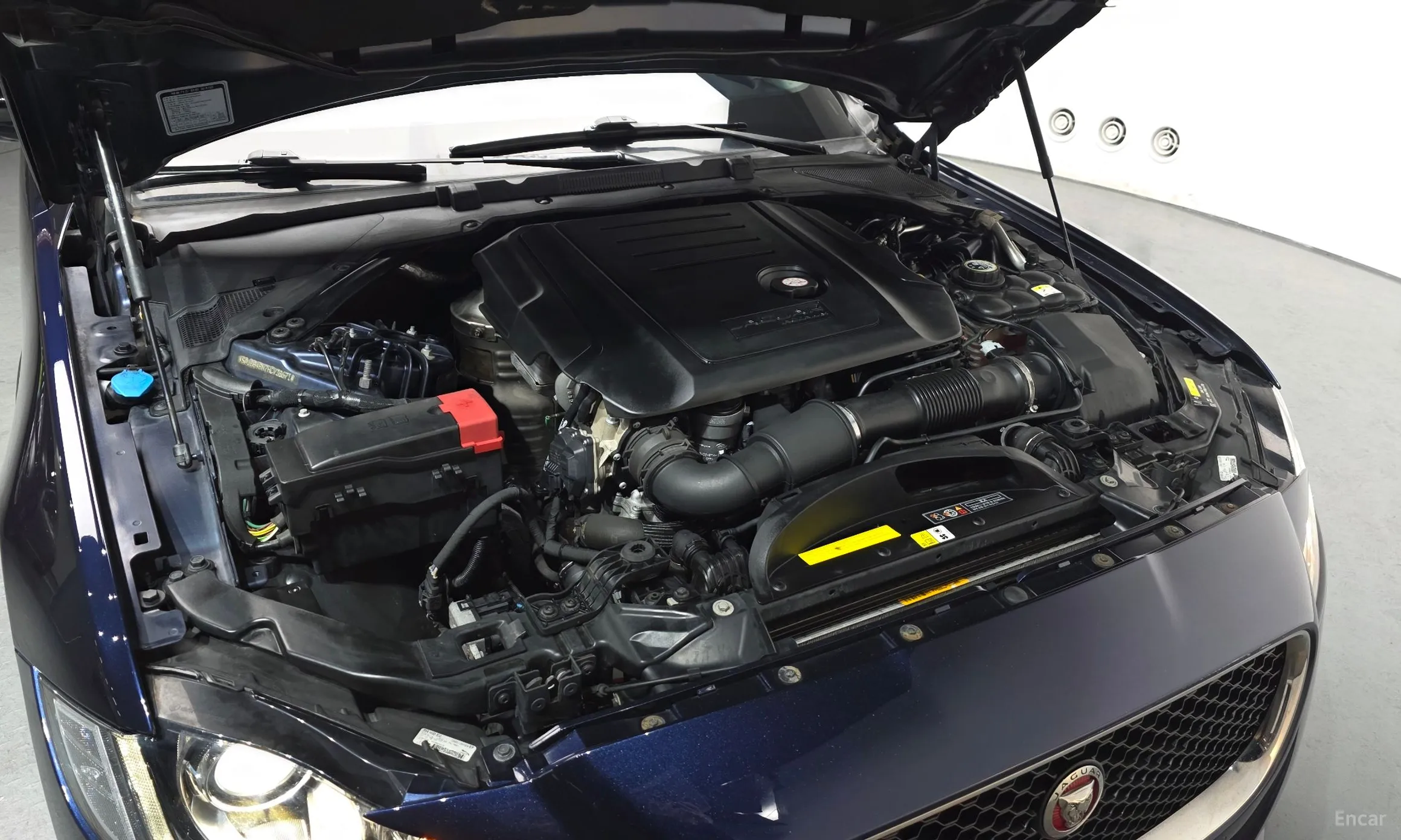 Jaguar XF (x260) превью 6