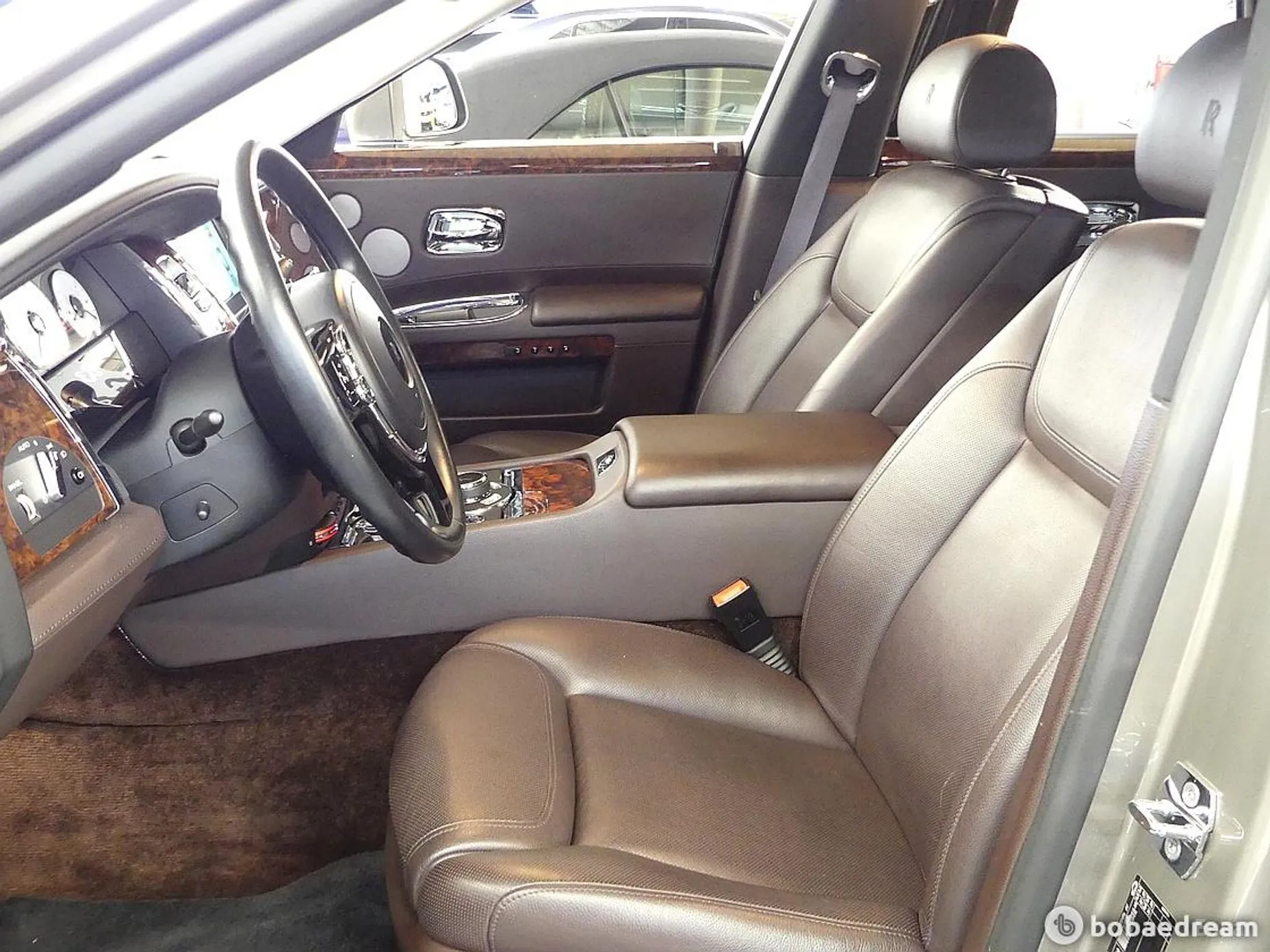Rolls-Royce Ghost превью 10