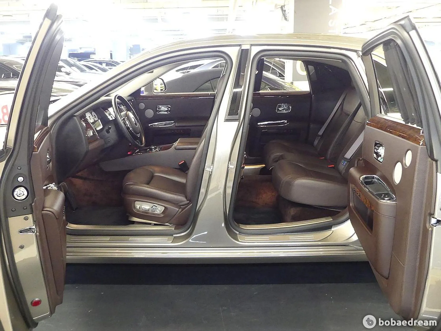 Rolls-Royce Ghost превью 16