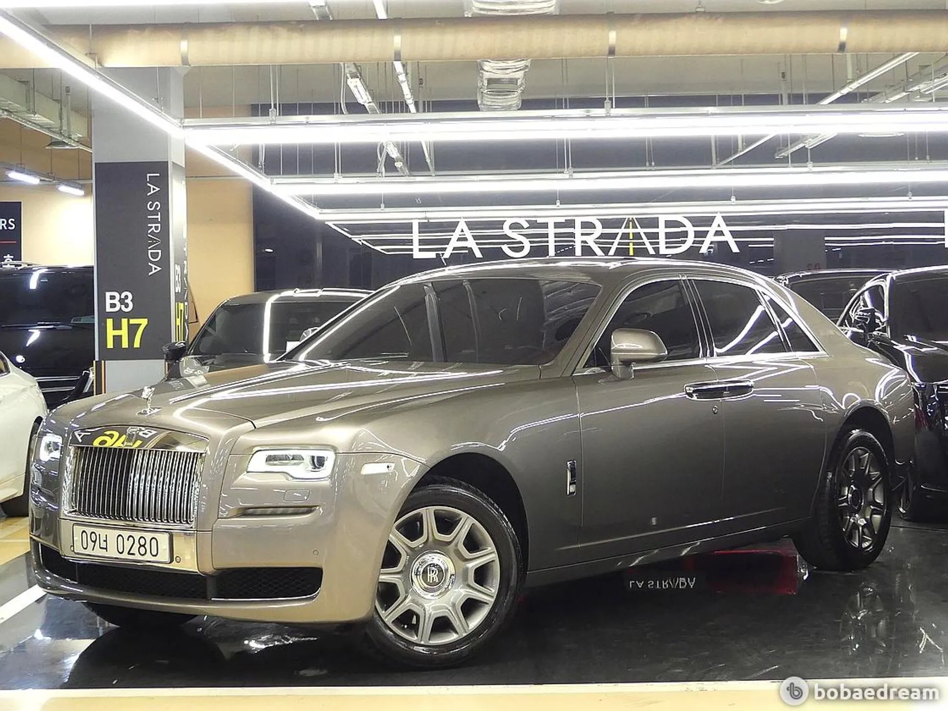 Rolls-Royce Ghost превью 3