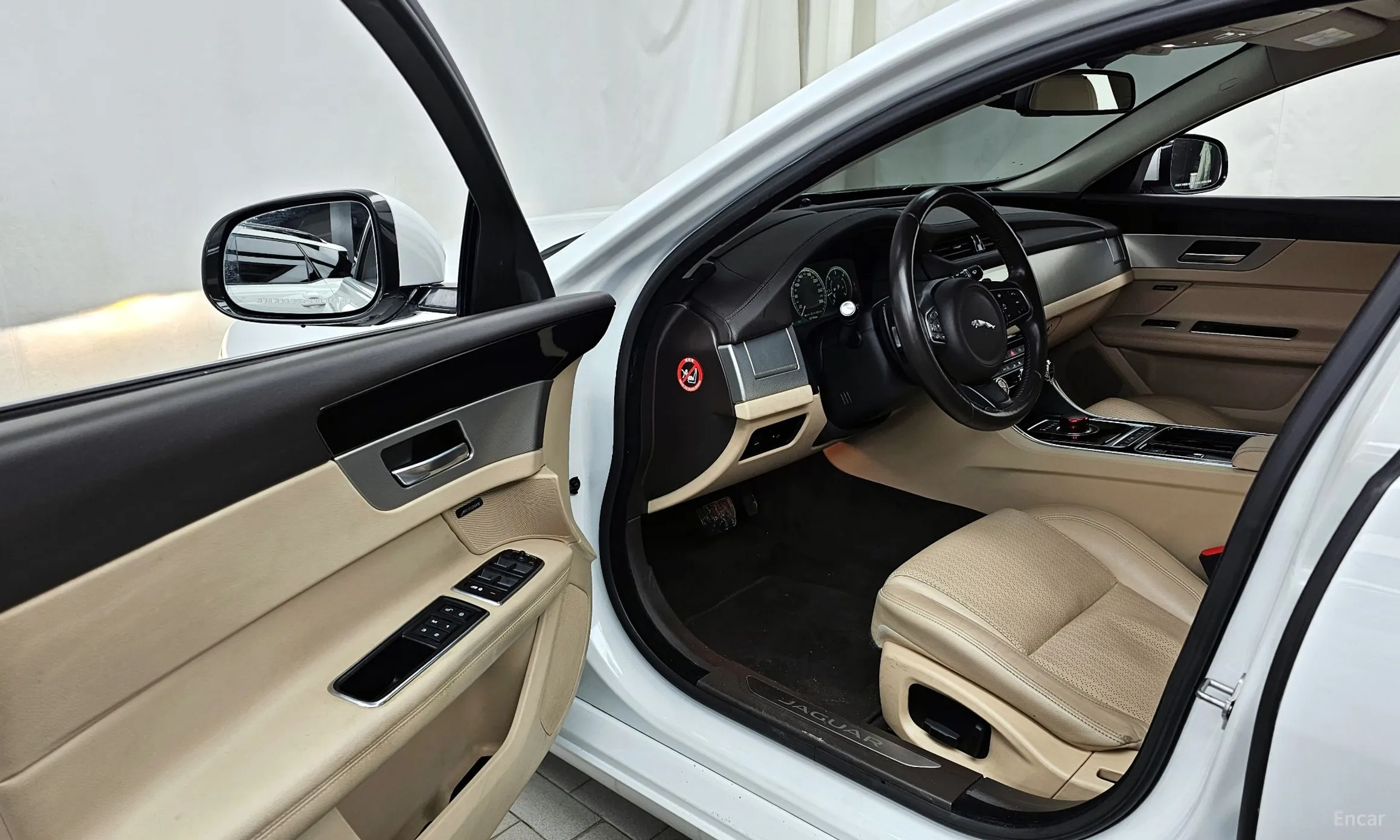 Jaguar XF (x260) превью 10