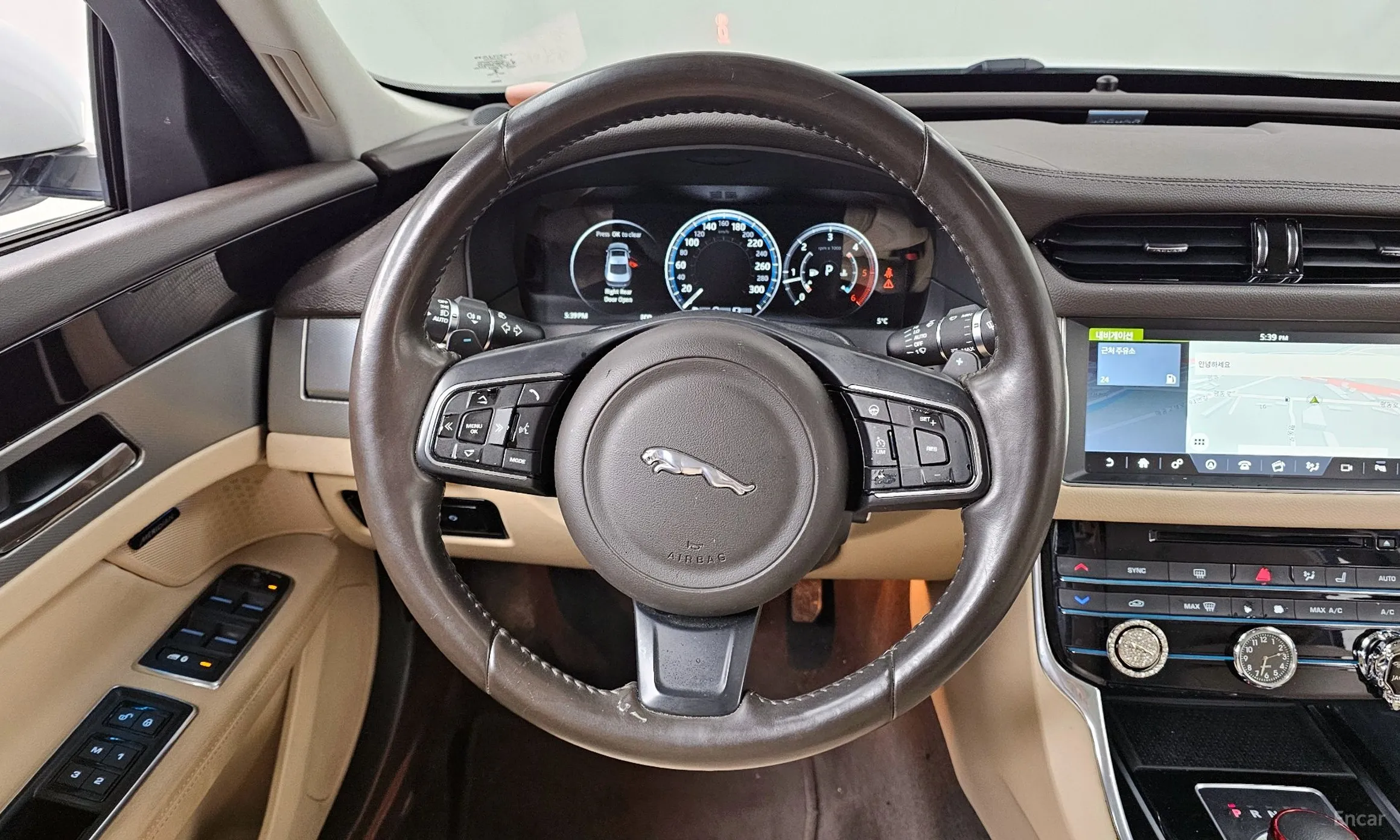 Jaguar XF (x260) превью 13