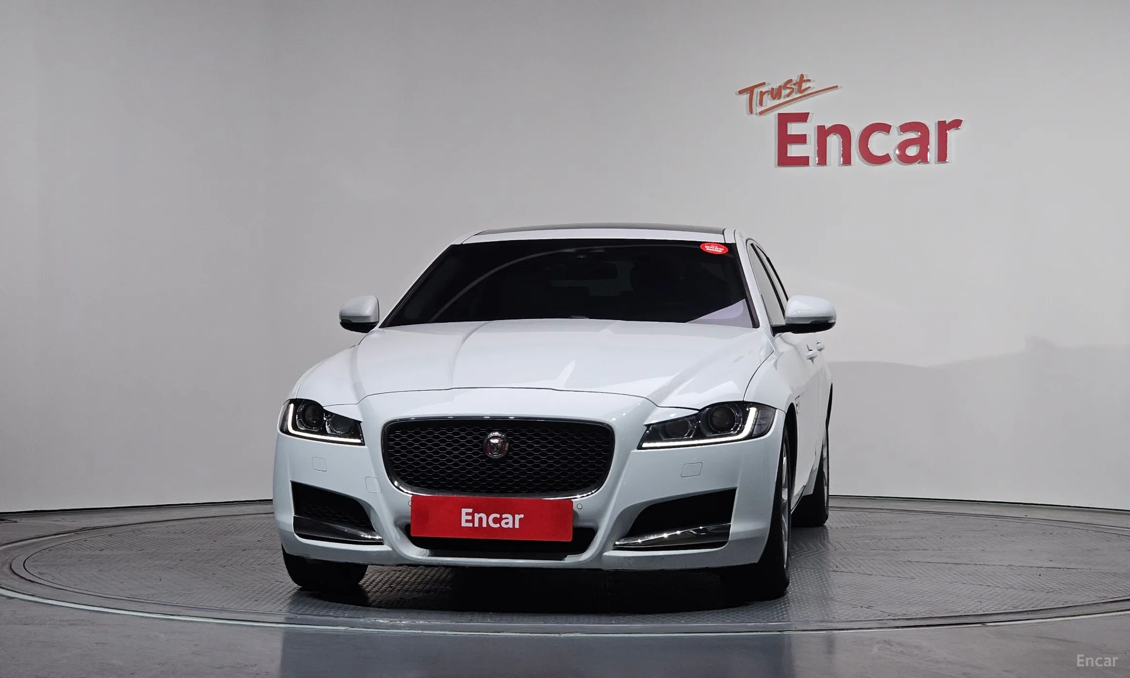 Jaguar XF (x260) превью 3