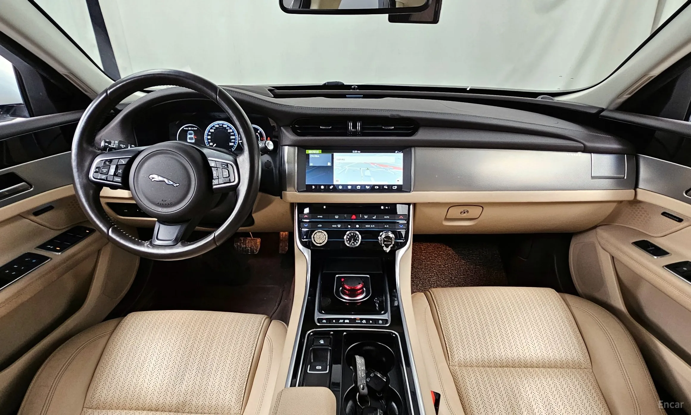 Jaguar XF (x260) превью 7