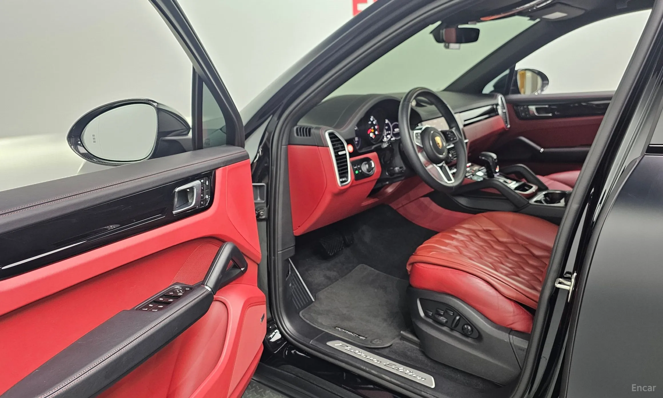 Porsche Cayenne (PO536) превью 10