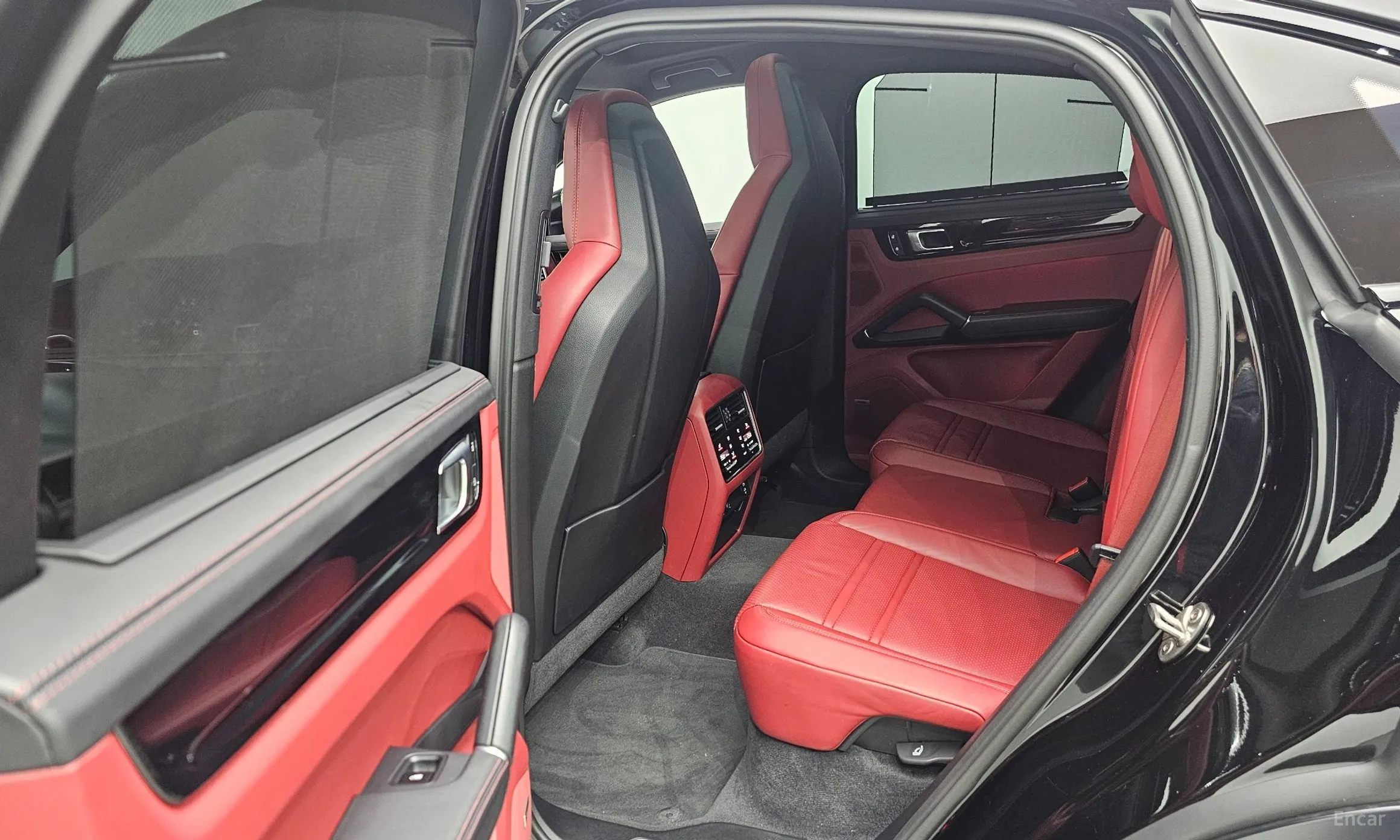 Porsche Cayenne (PO536) превью 12